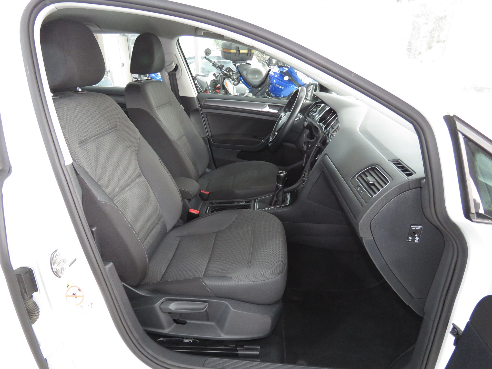 VW Golf 1.0 TSI Comfortline-image-11