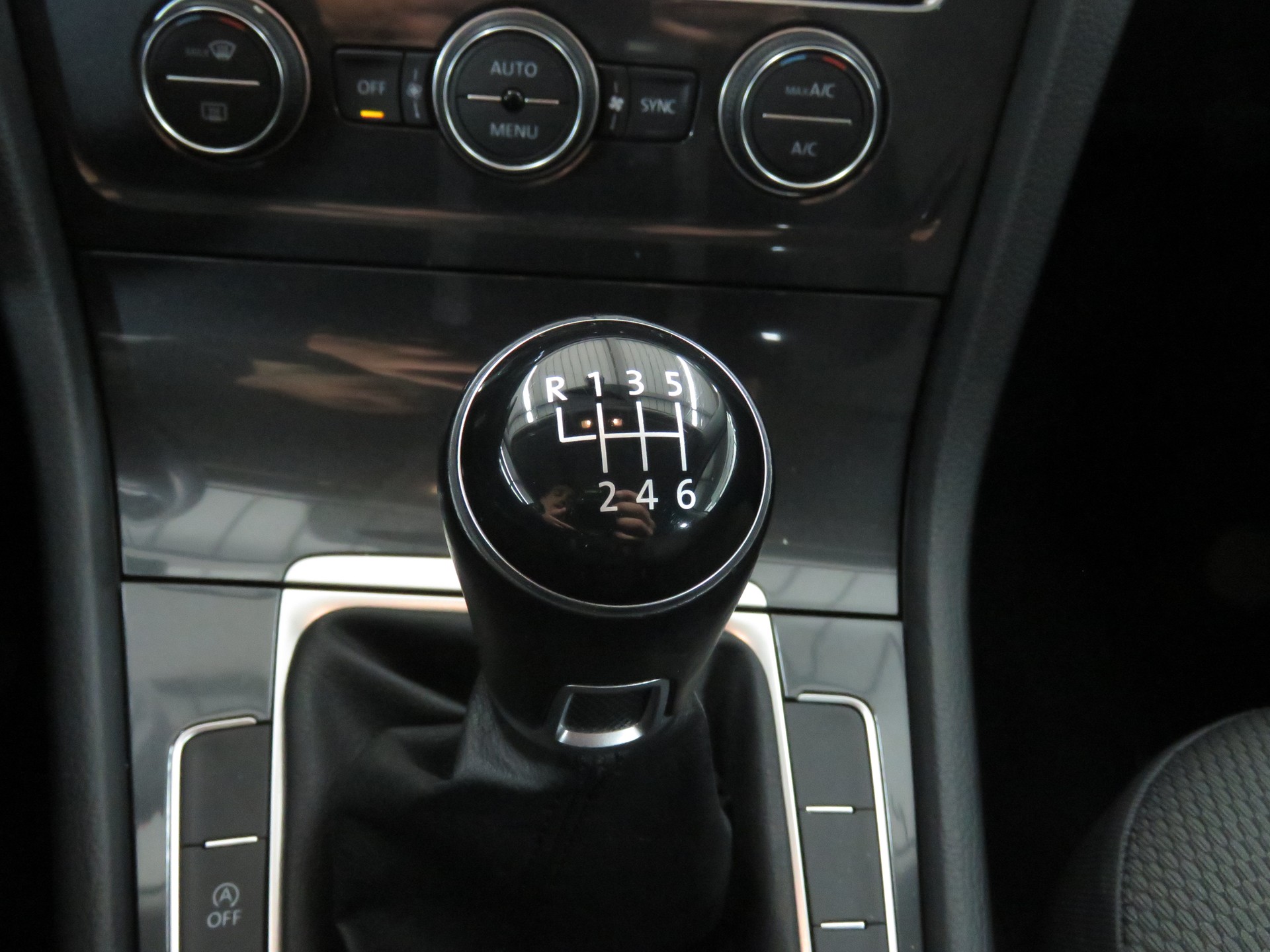 VW Golf 1.0 TSI Comfortline-image-14