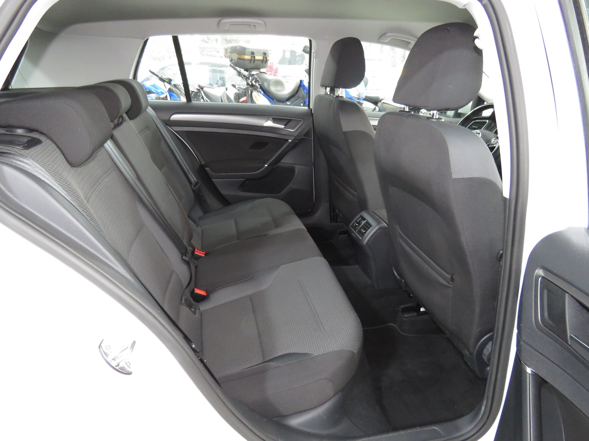 VW Golf 1.0 TSI Comfortline-image-12