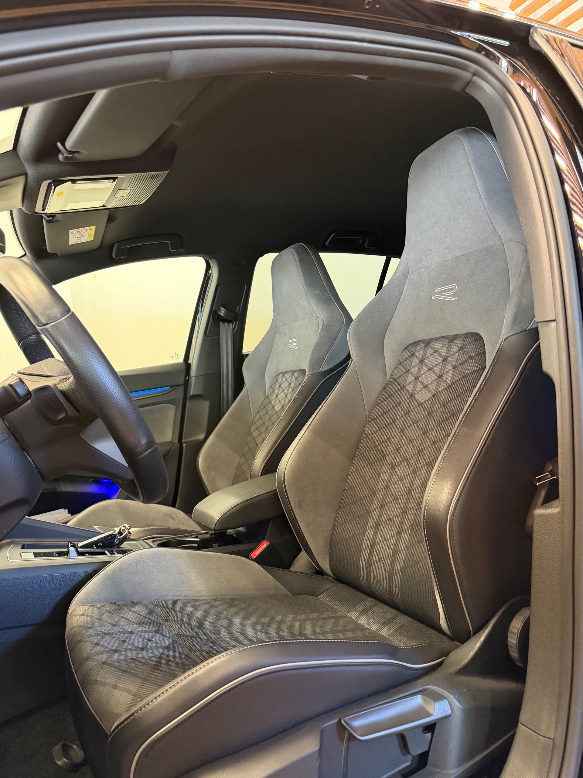 VW Golf 2.0 TSI R-Line DSG 4 Motion-image-9