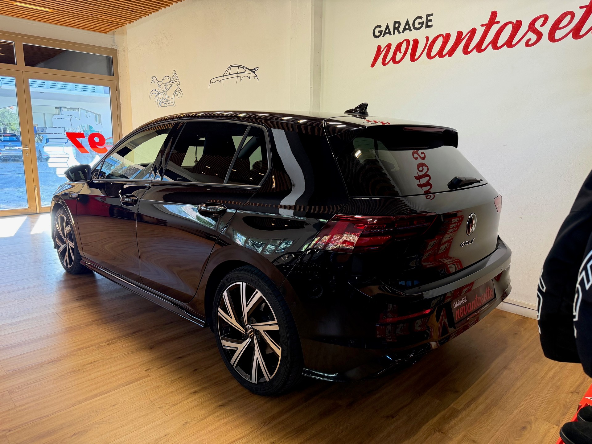 VW Golf 2.0 TSI R-Line DSG 4 Motion-image-5