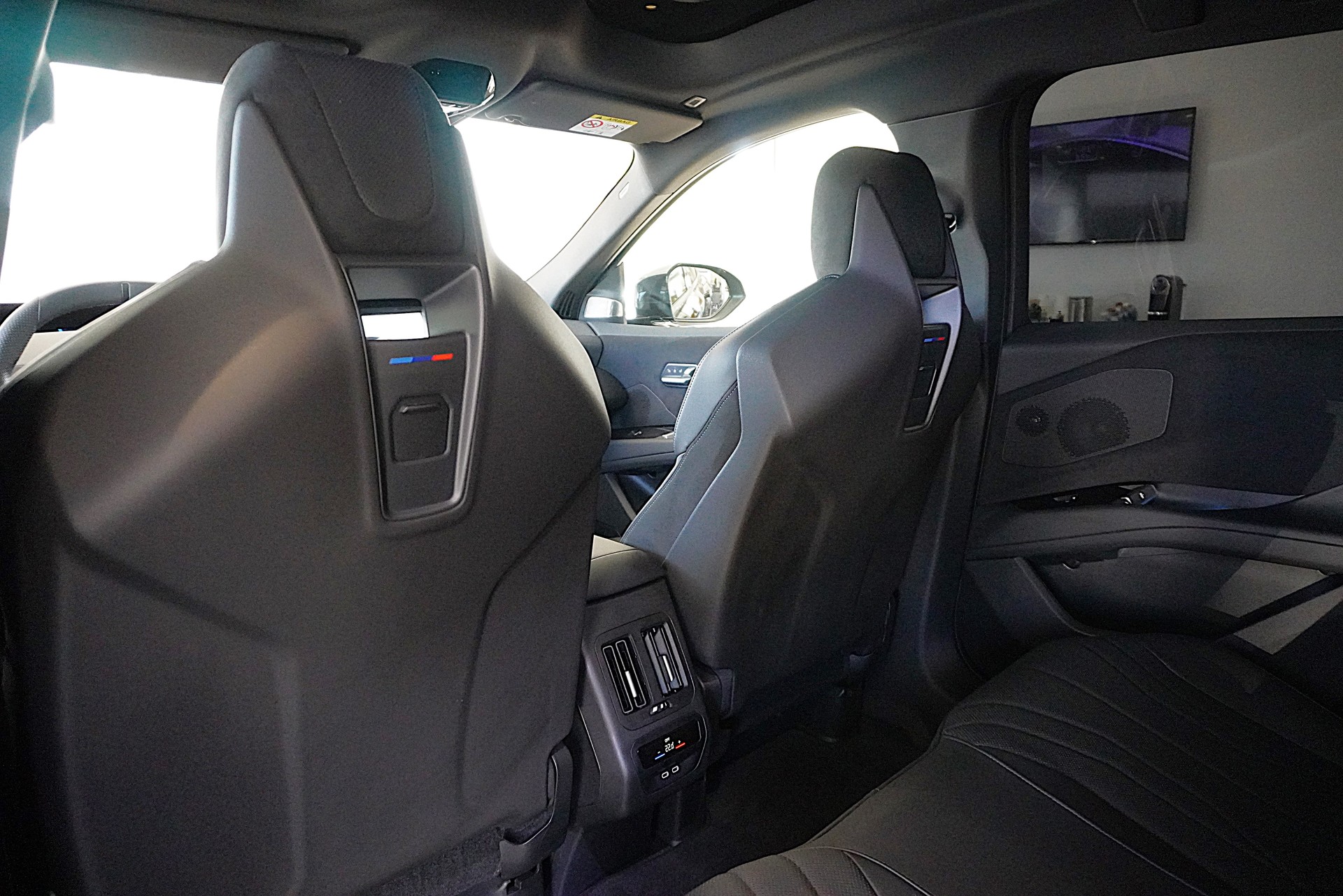 BMW iX3 50 xDrive M Sport Pro-image-18