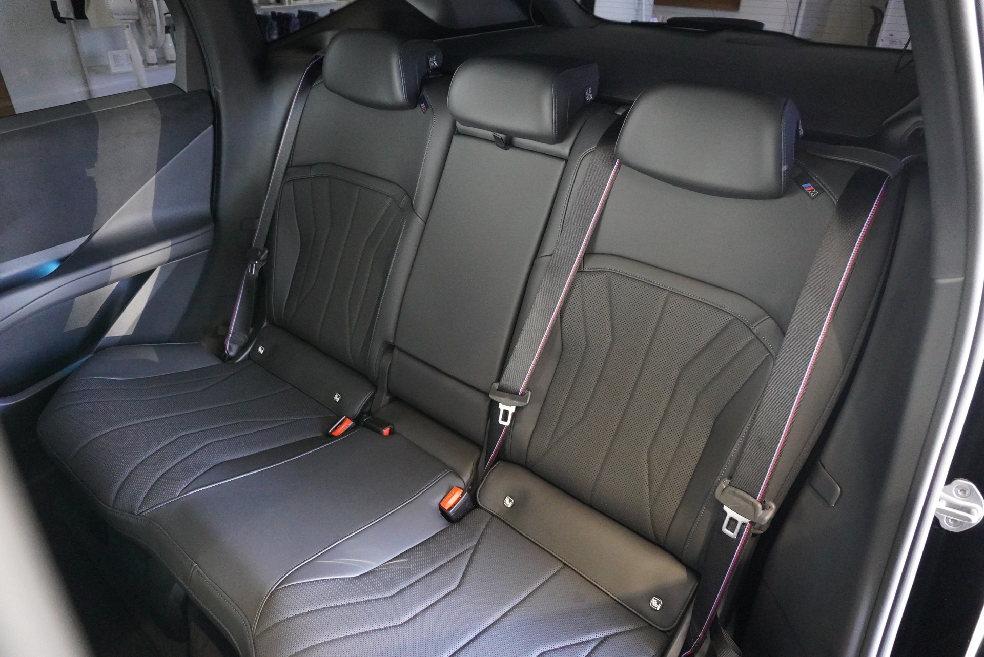 BMW iX3 50 xDrive M Sport Pro-image-17
