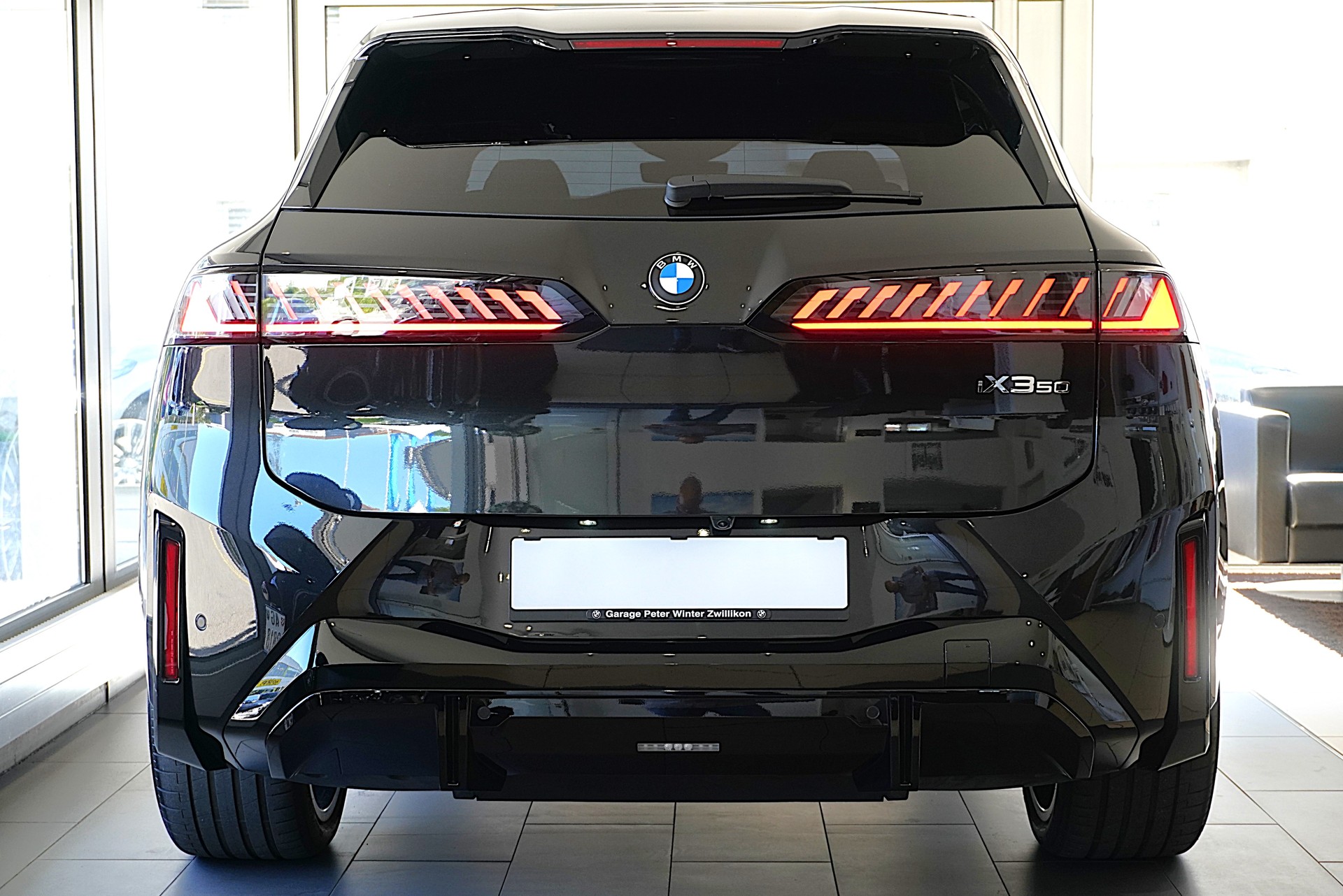 BMW iX3 50 xDrive M Sport Pro-image-5