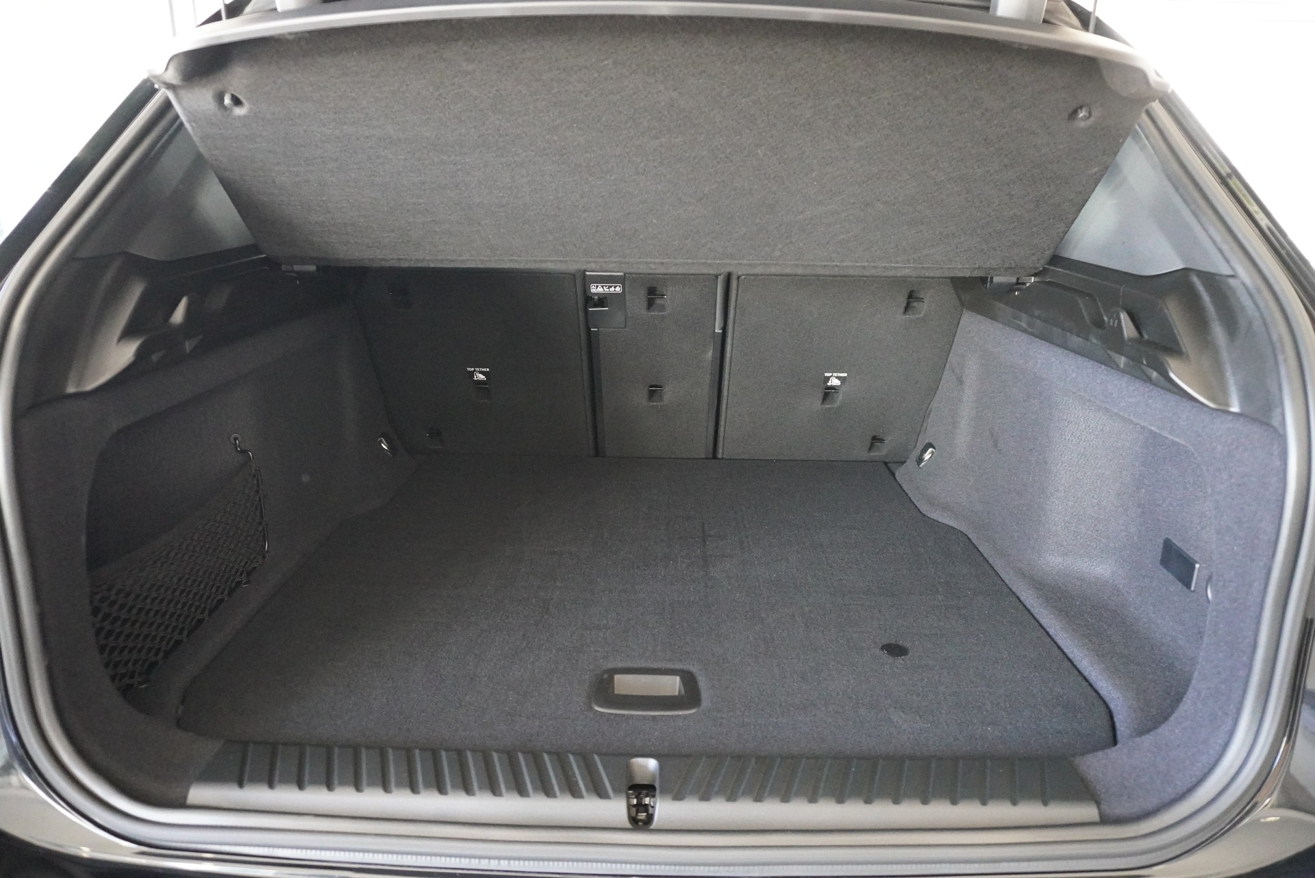 BMW iX3 50 xDrive M Sport Pro-image-16