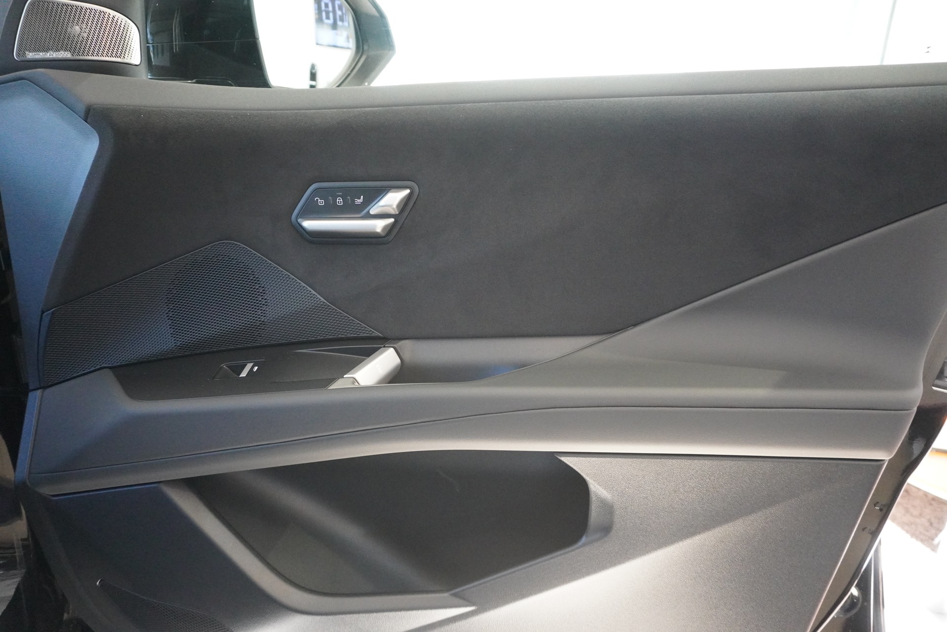 BMW iX3 50 xDrive M Sport Pro-image-14