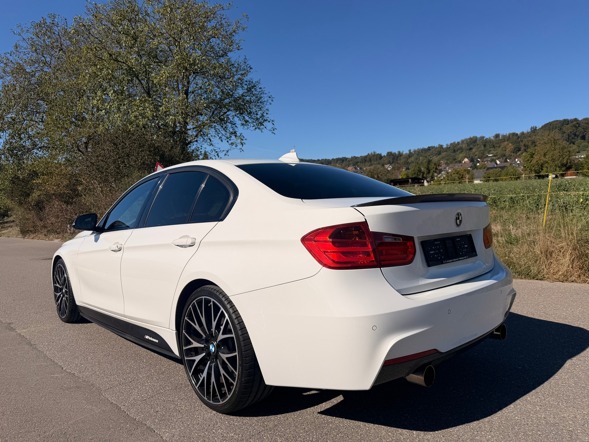 BMW 335i M-Performance-image-2