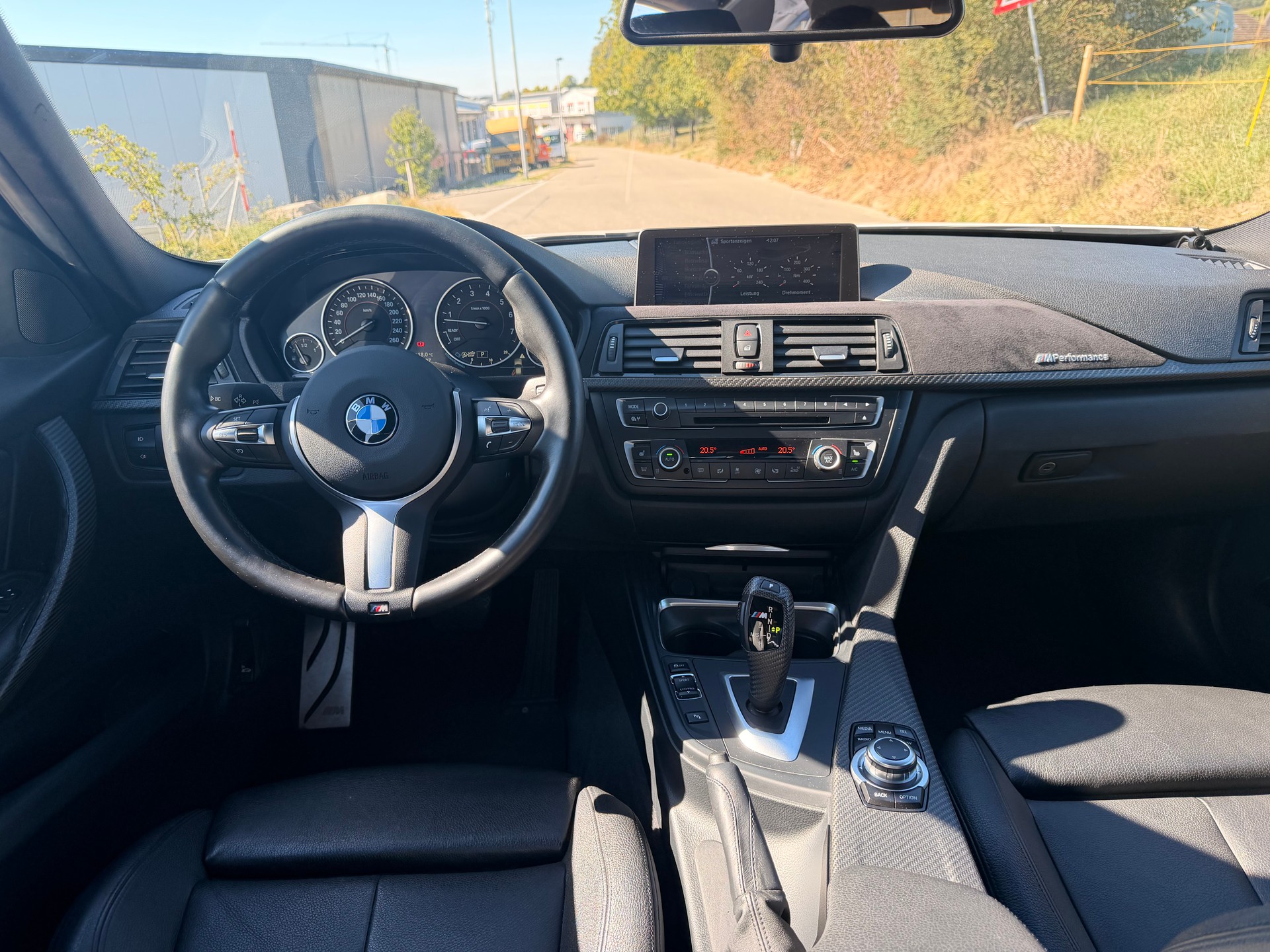 BMW 335i M-Performance-image-4