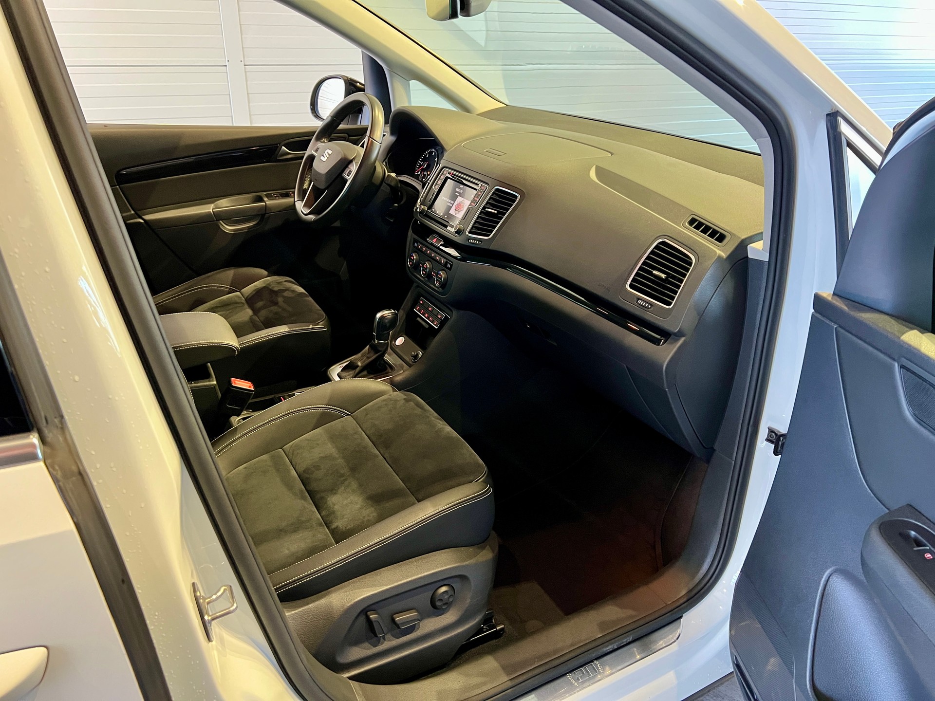 SEAT Alhambra 2.0 TDI 4Drive 20 Years *AROSA EDITION*-image-21