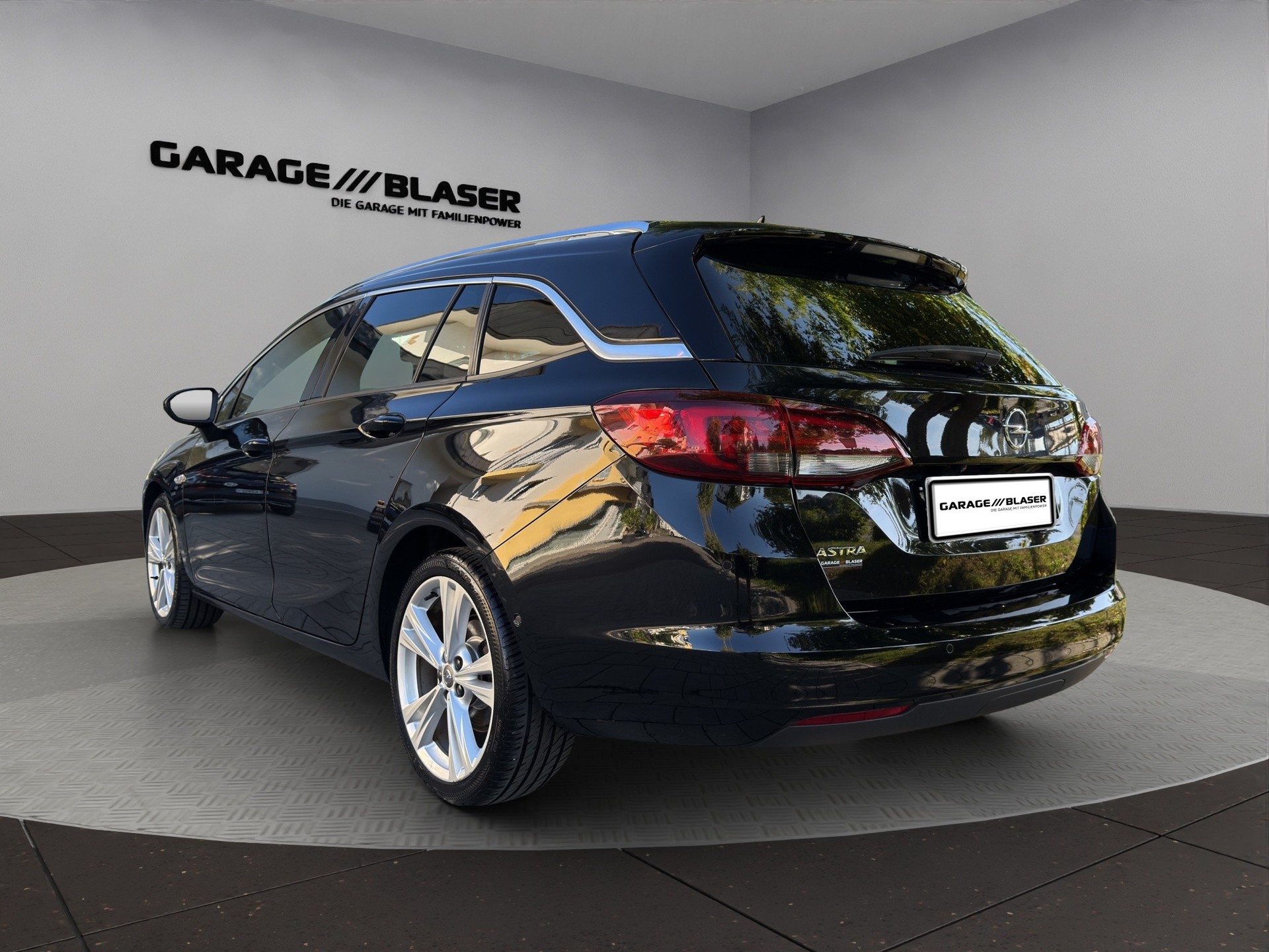 OPEL Astra Sports Tourer 1.4i Turbo Ultimate-image-2