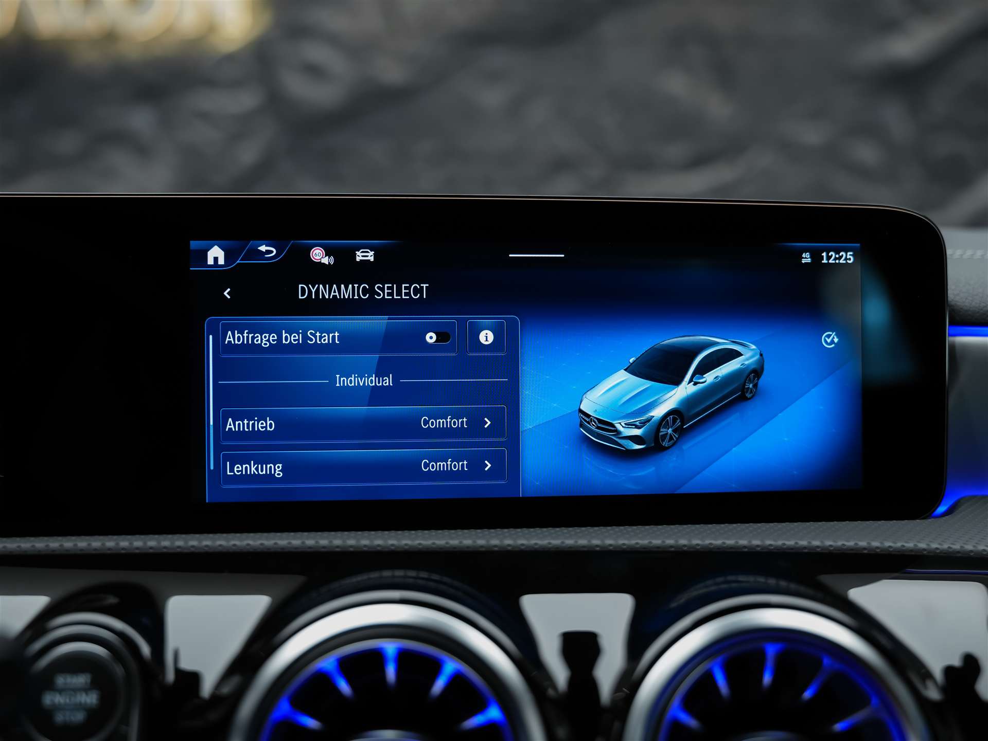 MERCEDES-BENZ CLA 200 d AMG Line-image-36