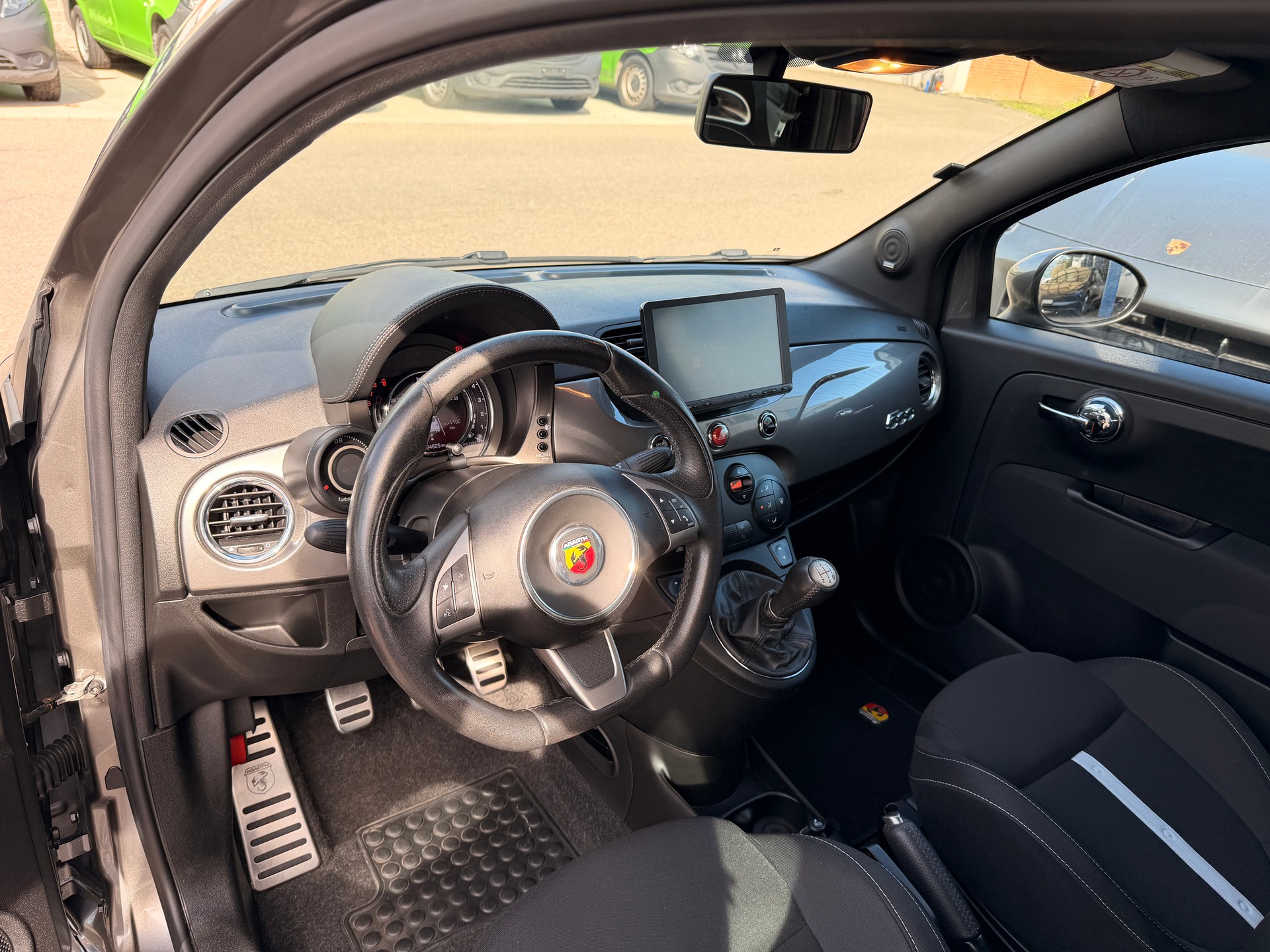 FIAT 500 1.4 16V Turbo Abarth-image-5