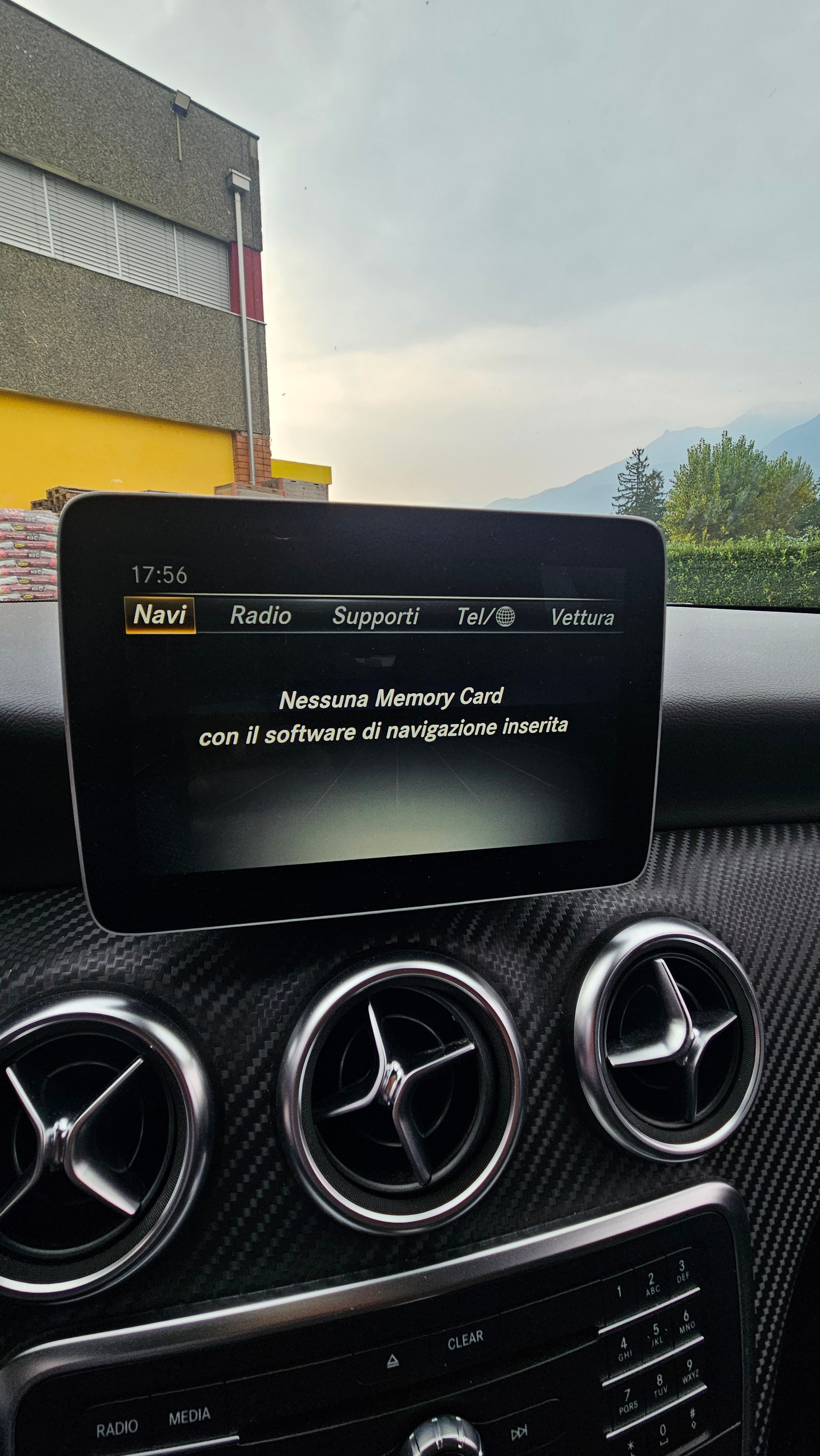 MERCEDES-BENZ A 180-image-8