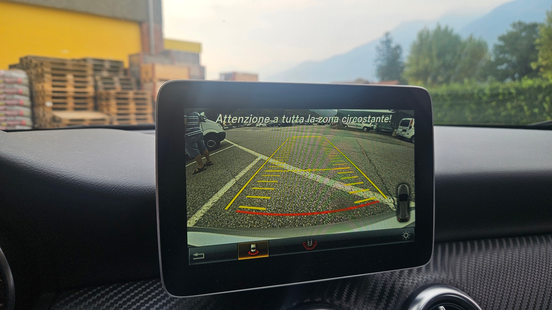 MERCEDES-BENZ A 180-image-5