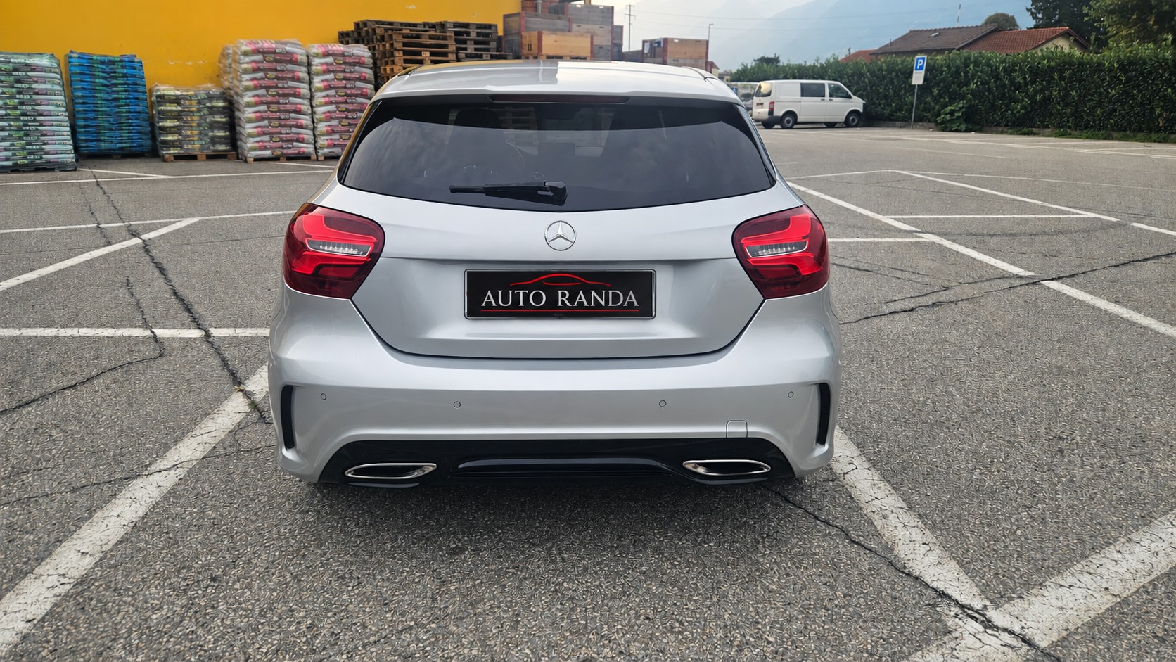 MERCEDES-BENZ A 180-image-4