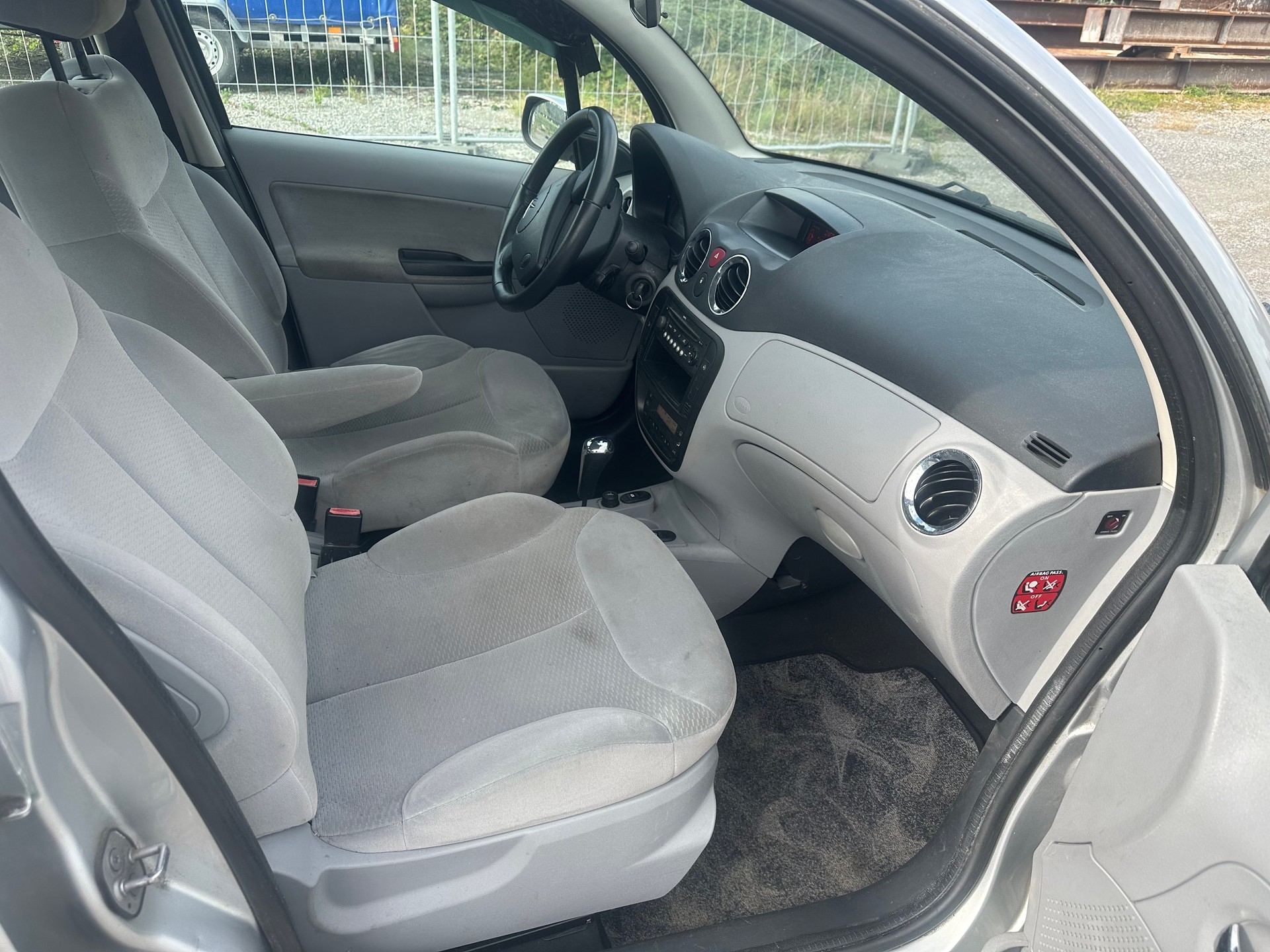 CITROEN C3 1.6i 16V Exclusive-image-9
