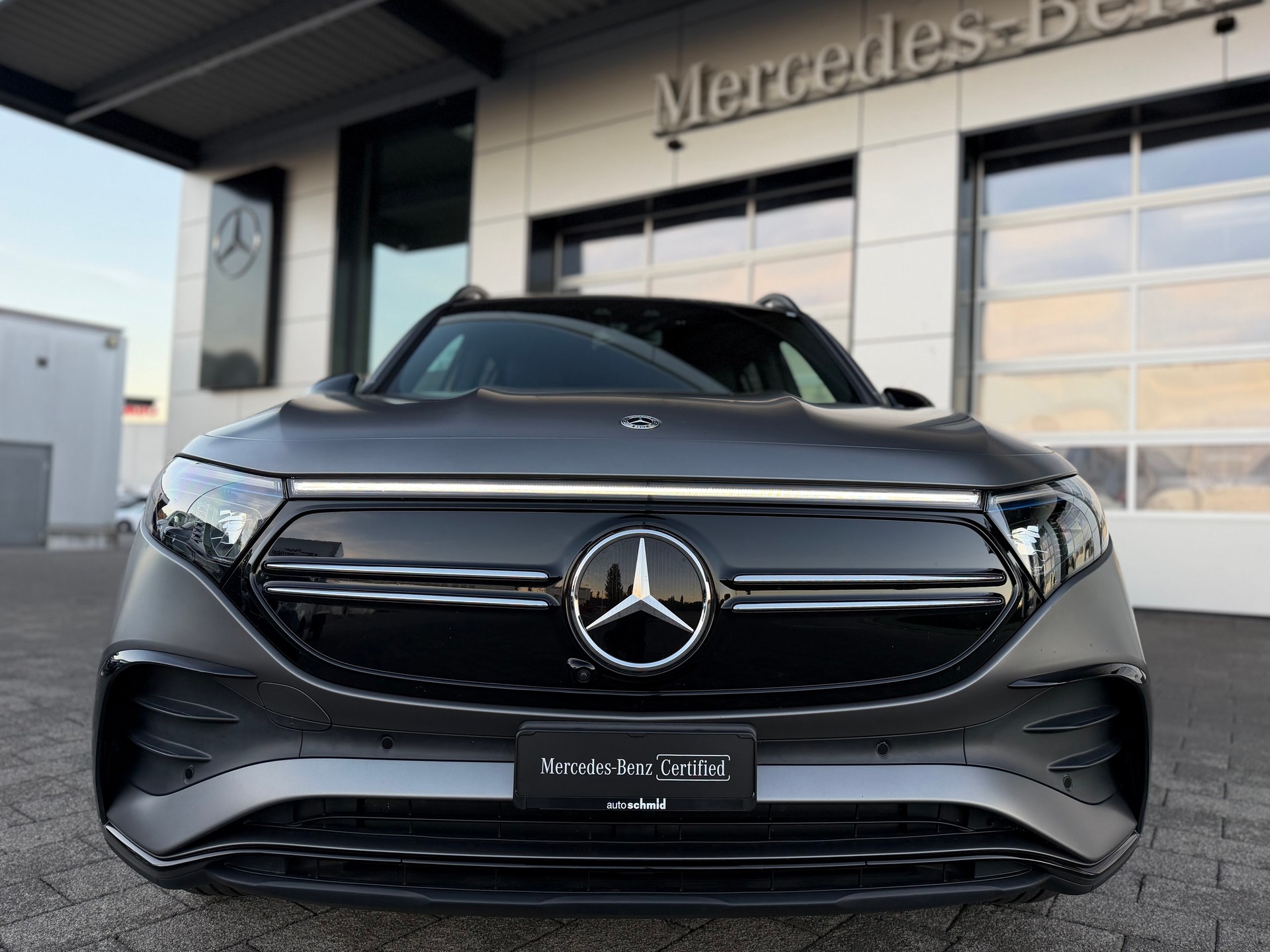 MERCEDES-BENZ EQB 350 AMG Line 4Matic-showroom-element-2