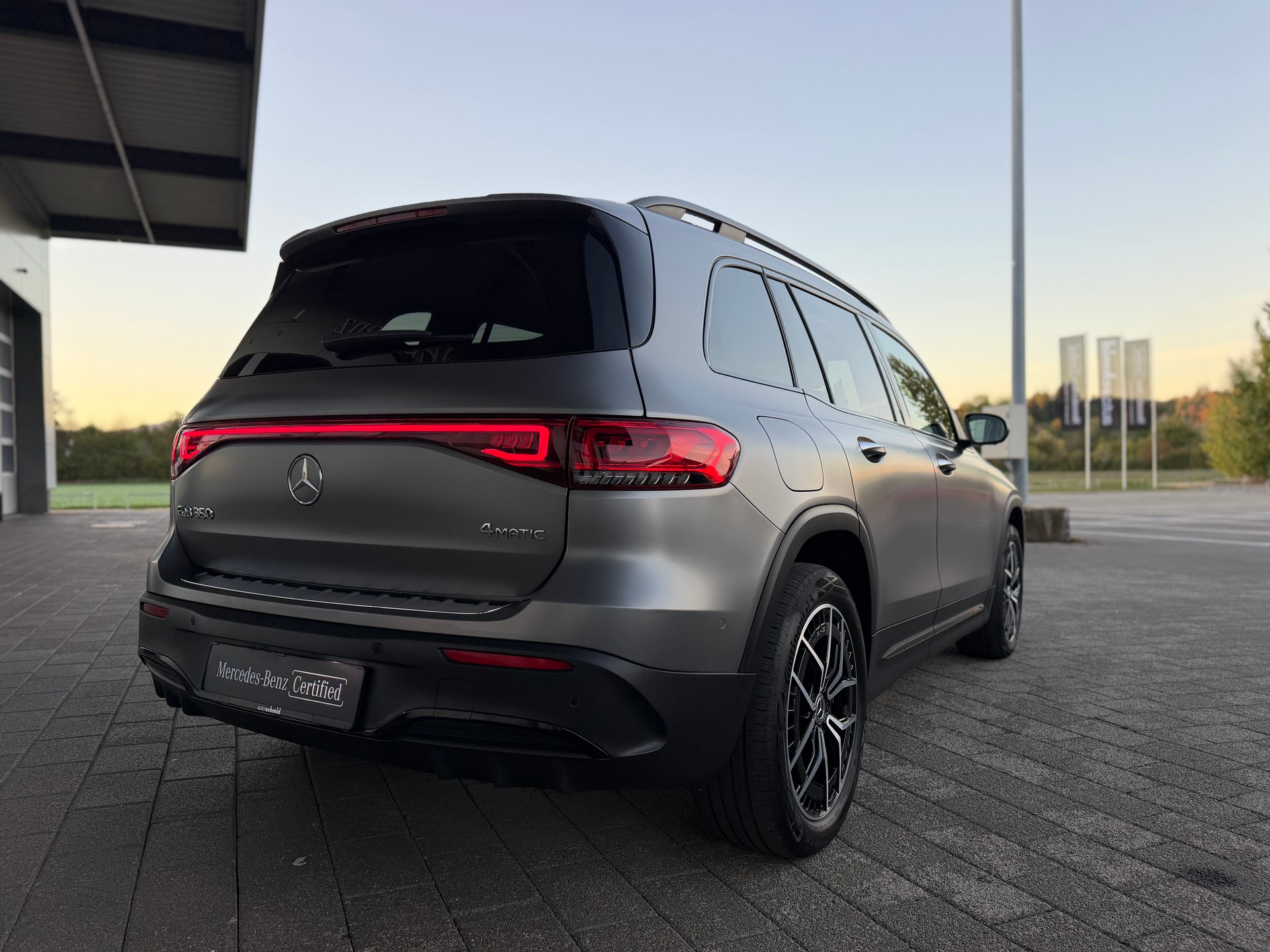 MERCEDES-BENZ EQB 350 AMG Line 4Matic-showroom-element-1
