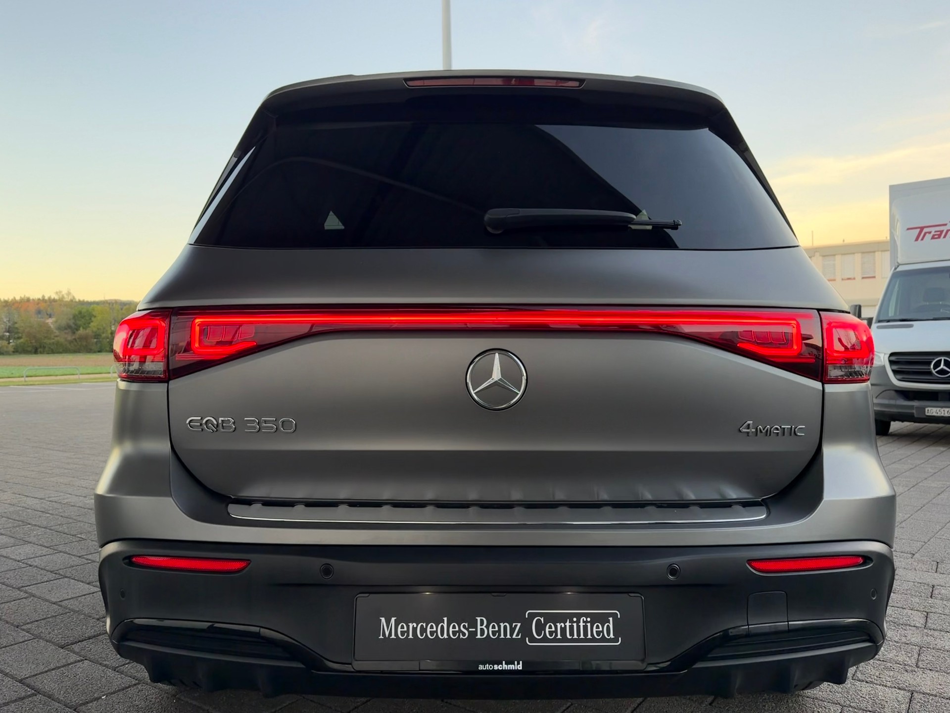 MERCEDES-BENZ EQB 350 AMG Line 4Matic-showroom-element-3