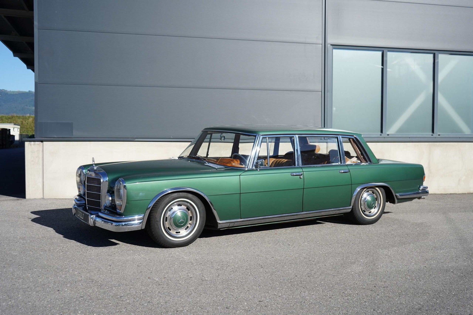 MERCEDES-BENZ 600-image-1