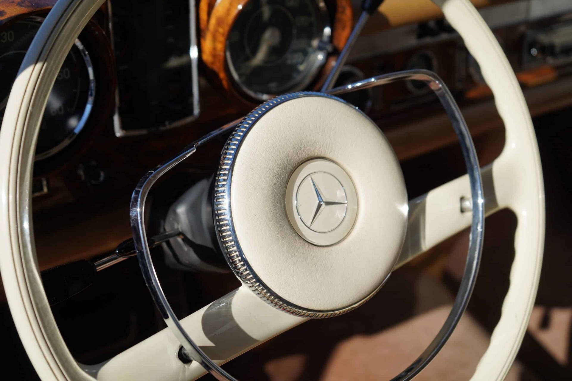 MERCEDES-BENZ 600-image-19