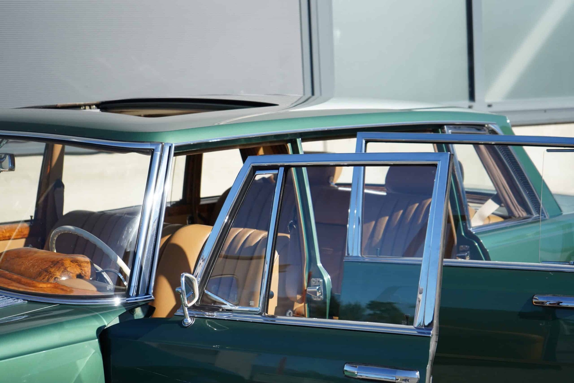 MERCEDES-BENZ 600-image-8