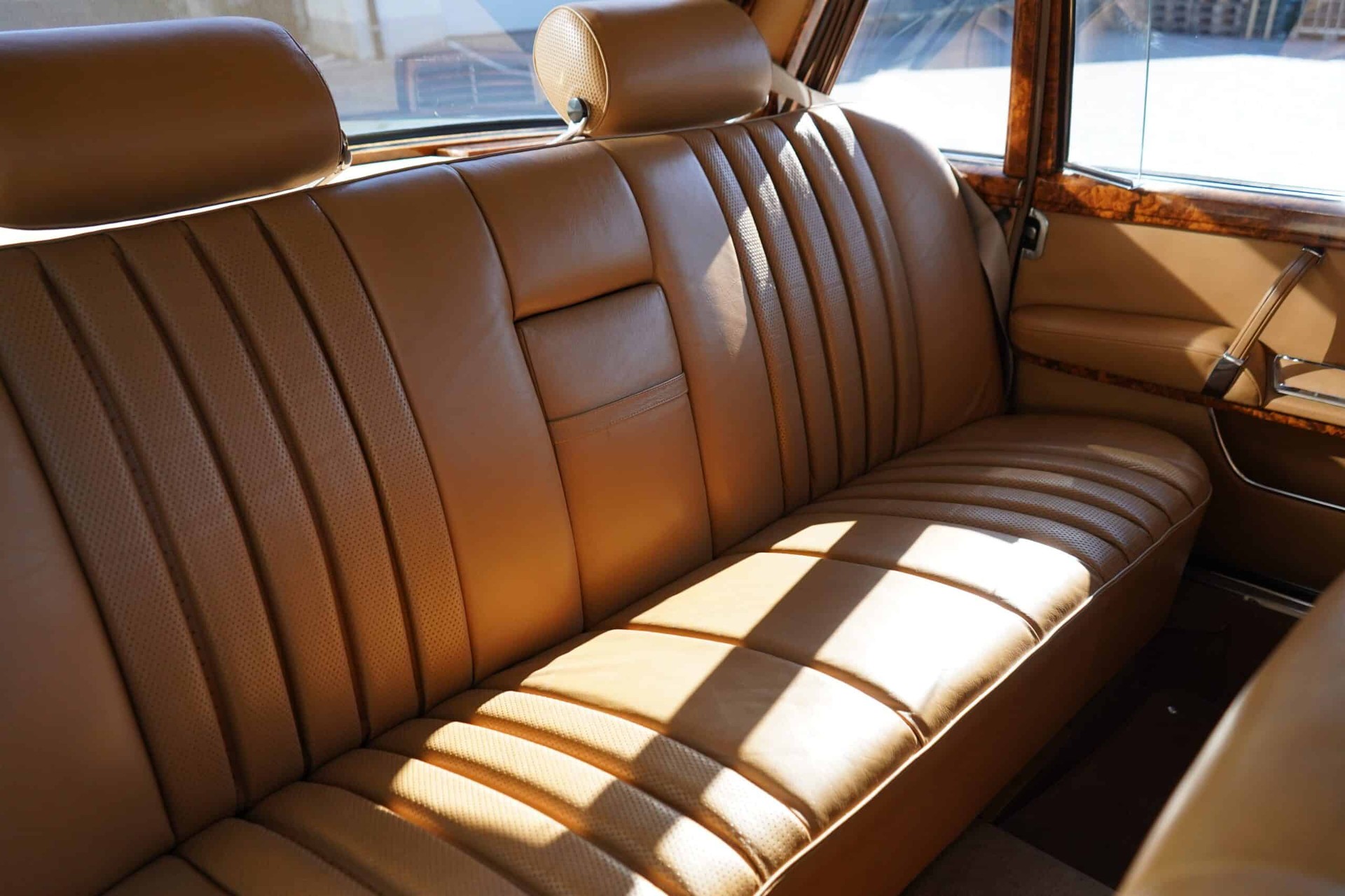 MERCEDES-BENZ 600-image-6