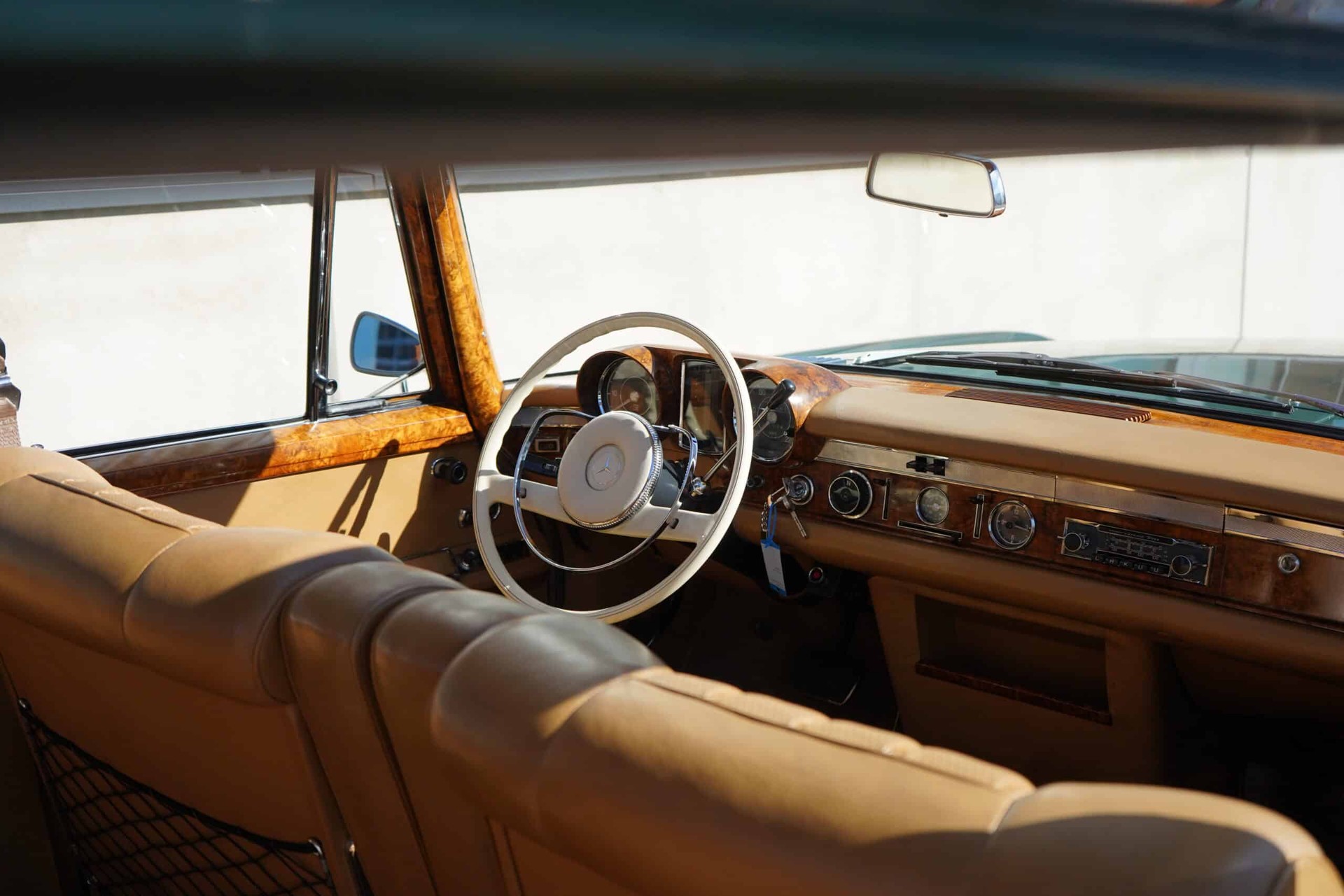 MERCEDES-BENZ 600-image-2