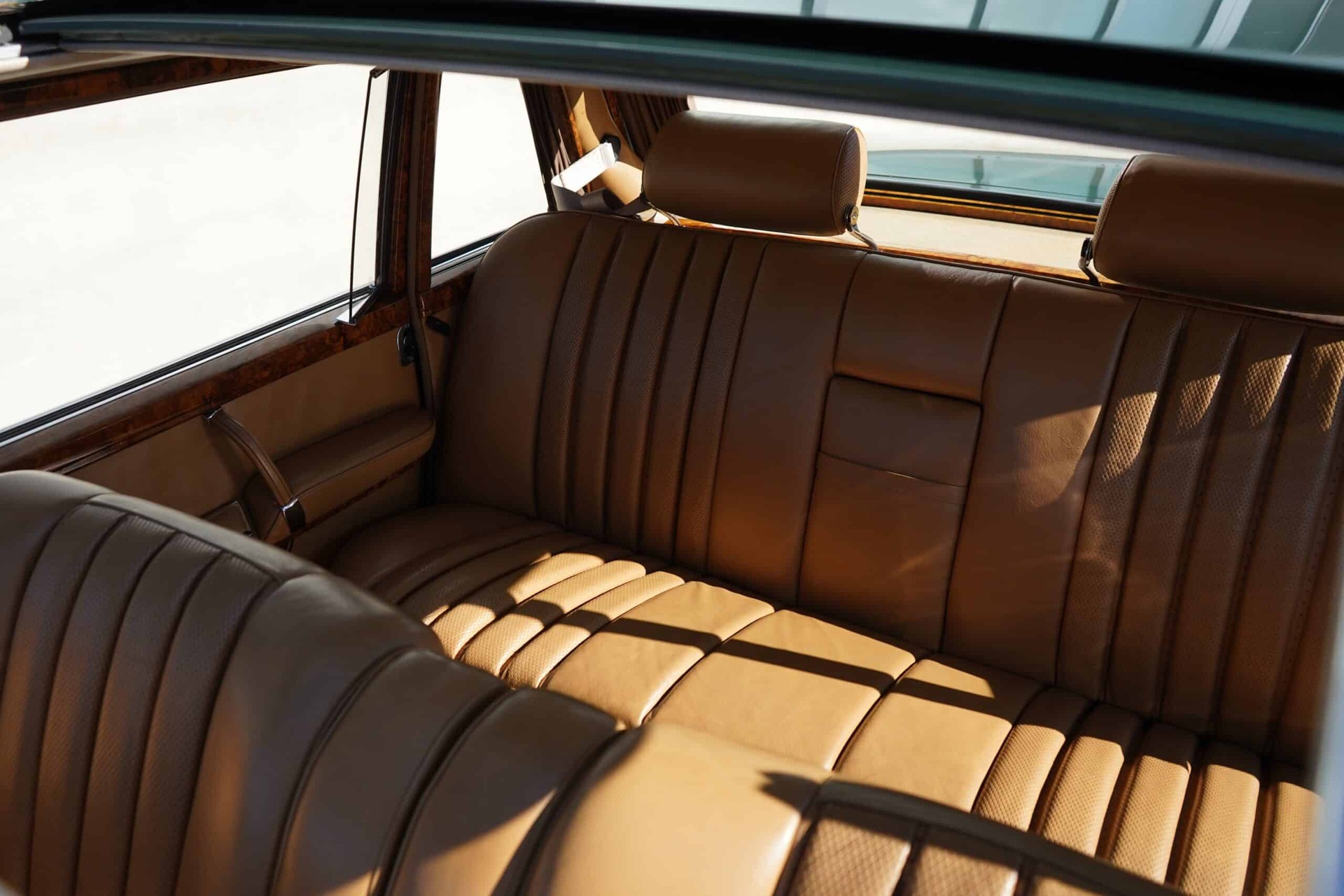 MERCEDES-BENZ 600-image-16