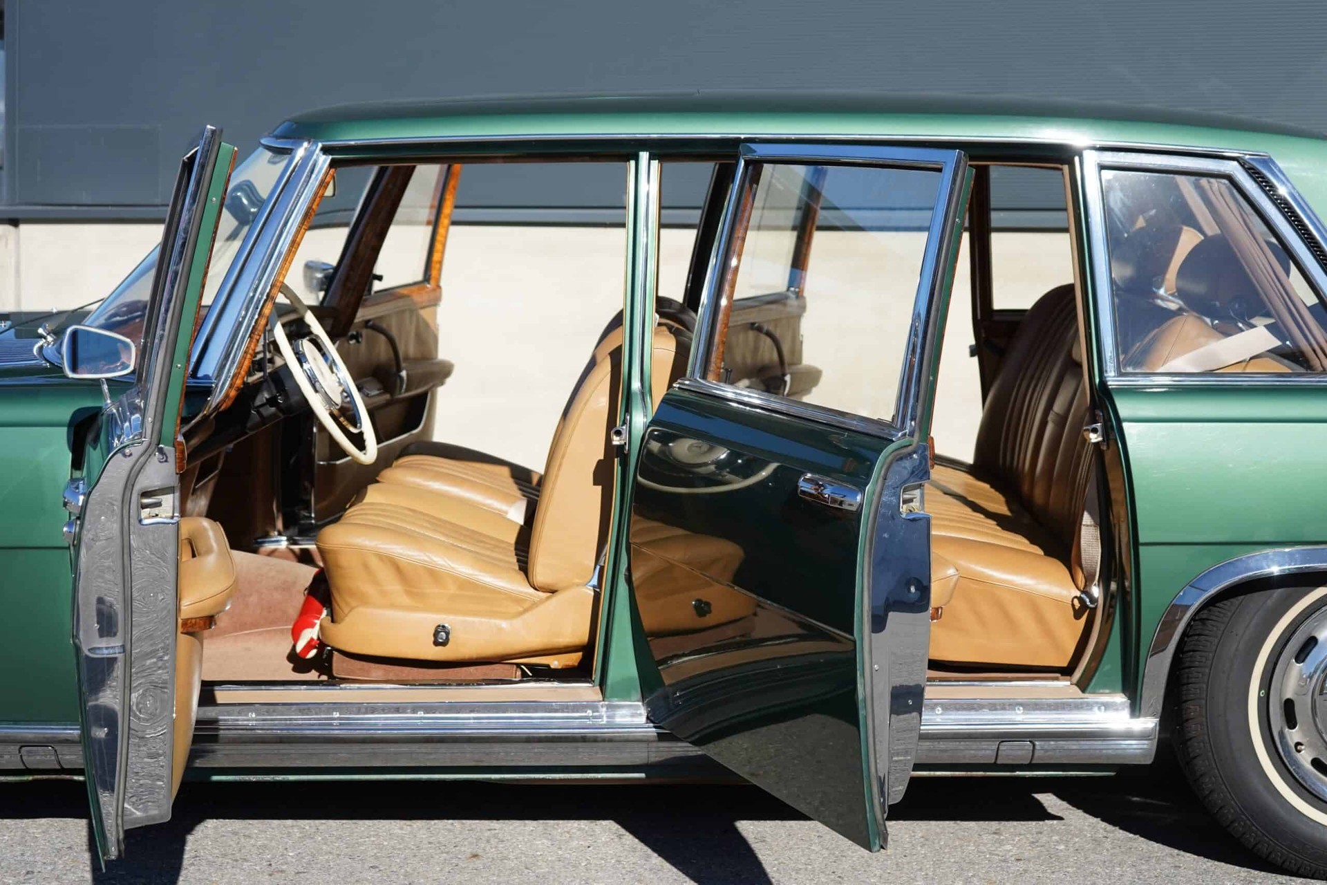 MERCEDES-BENZ 600-image-5