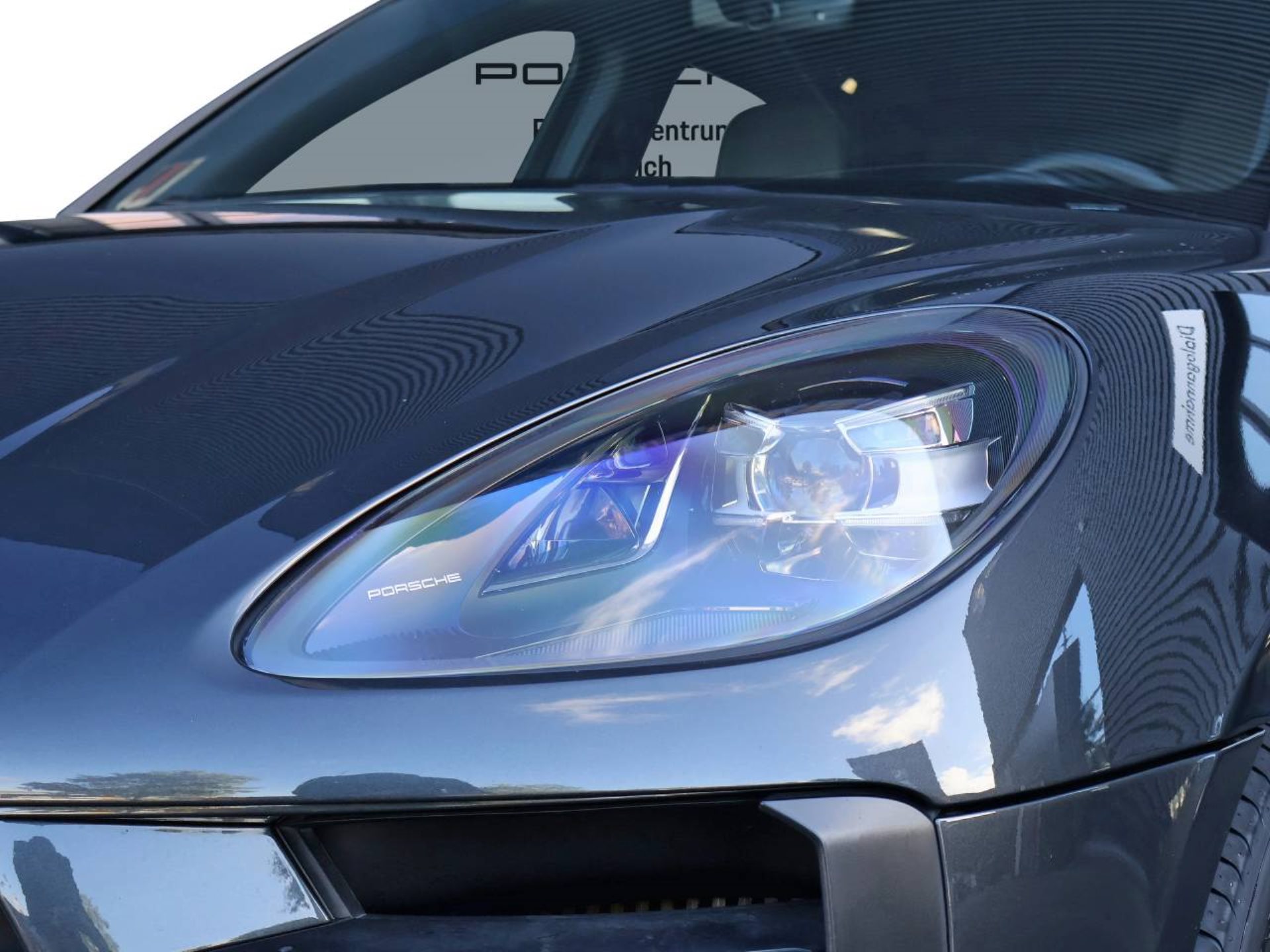 PORSCHE Macan S-image-28