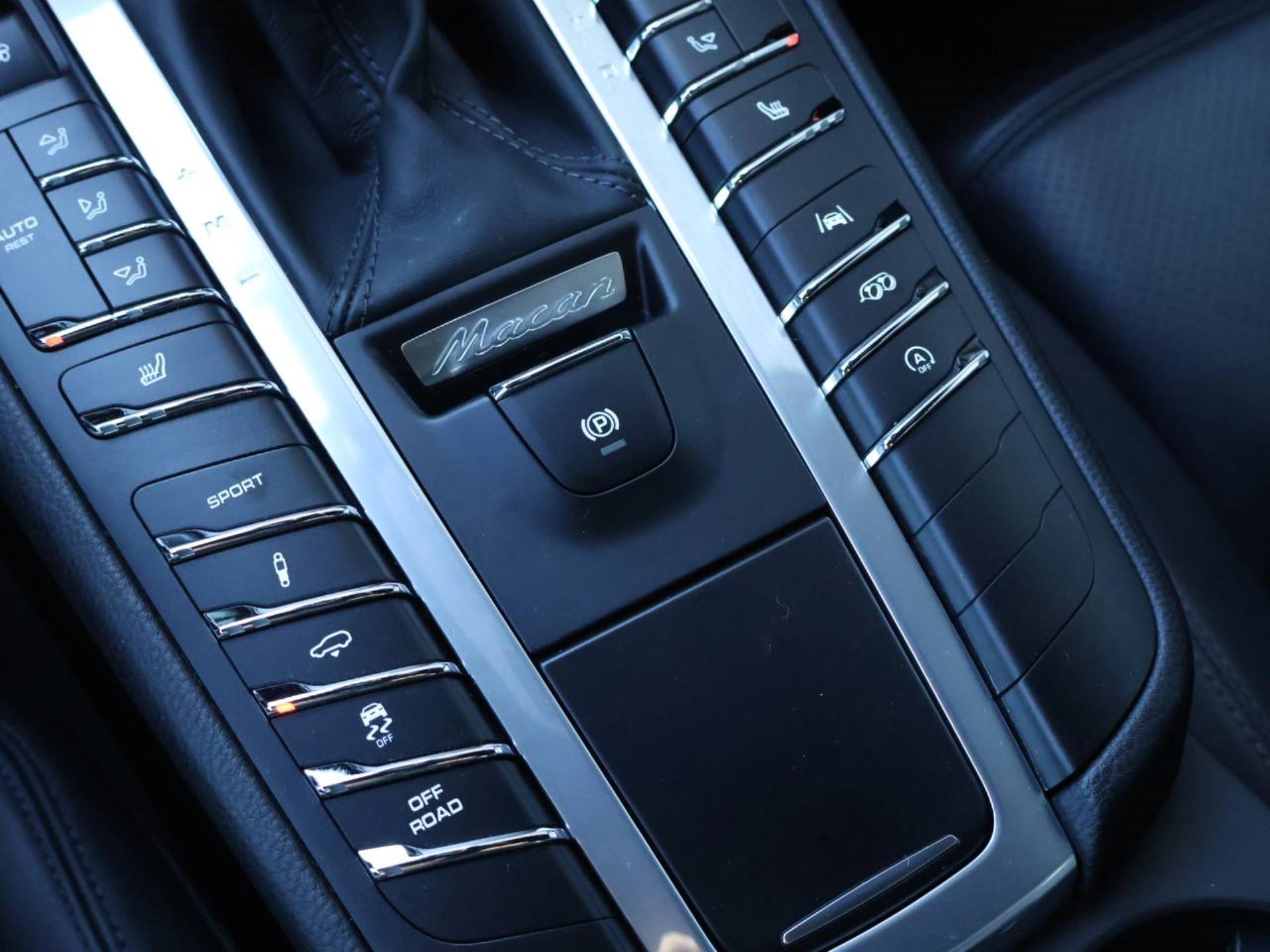 PORSCHE Macan S-image-20