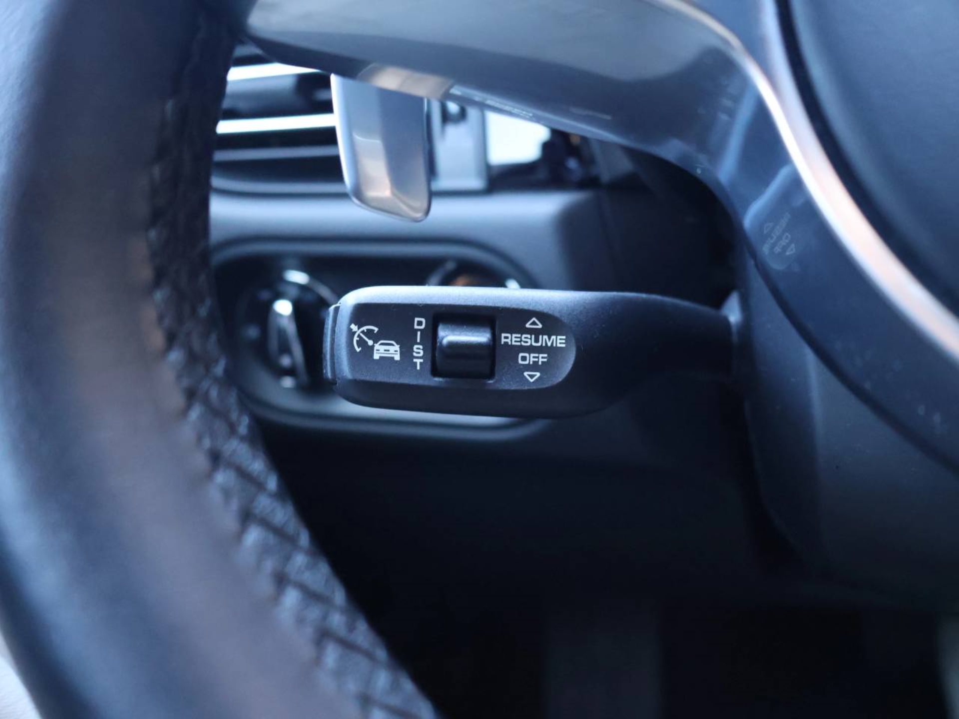 PORSCHE Macan S-image-21