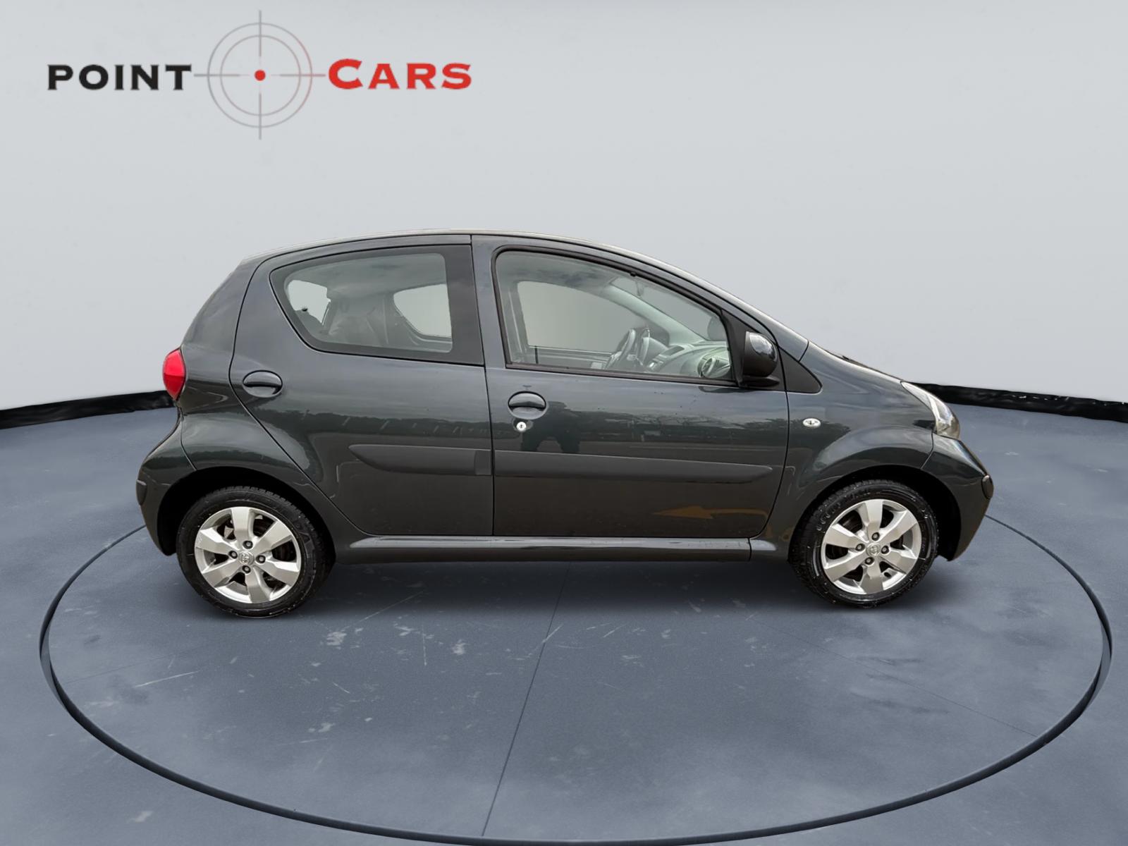 TOYOTA Aygo 1.0 Linea Sol-image-5