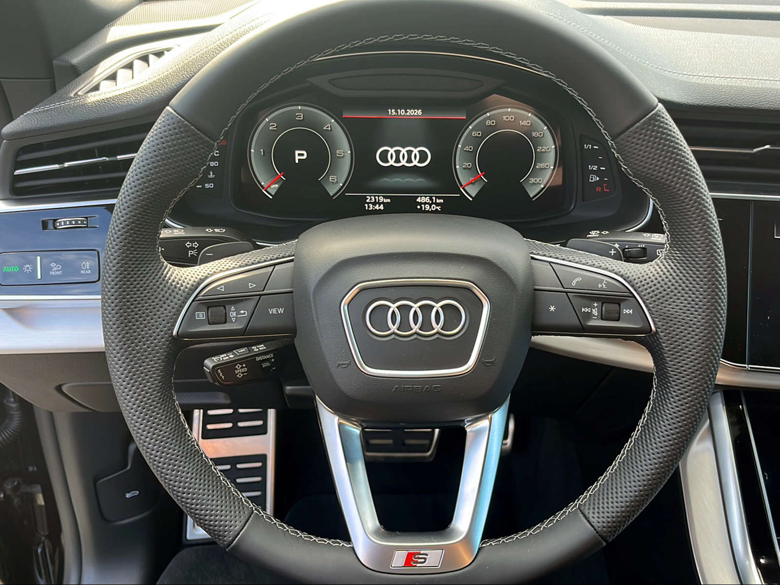 AUDI Q8 SUV 3.0 TDI quattro T-Tronic-image-10