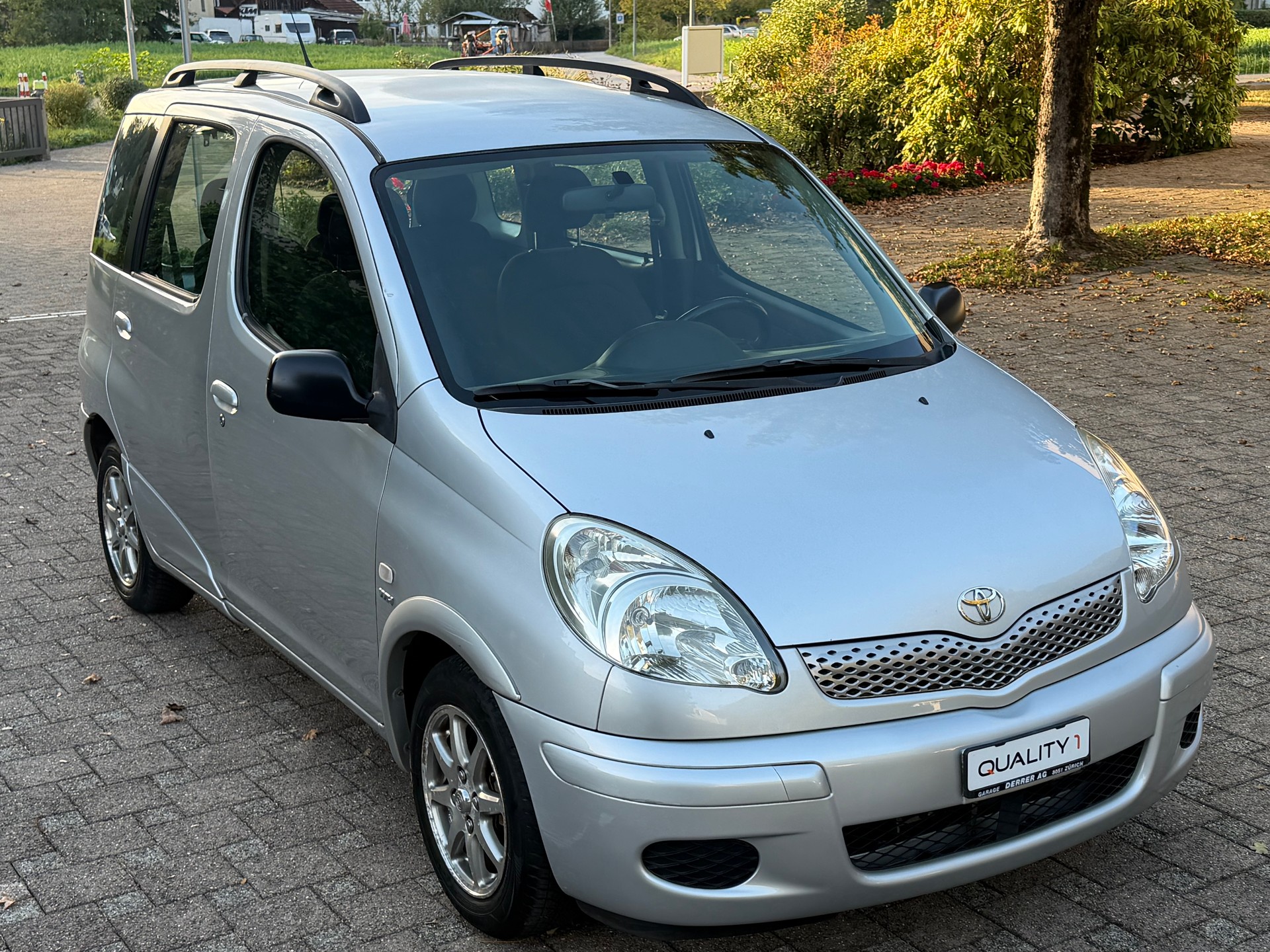 TOYOTA Yaris Verso 1.3 Linea Sol-image-1