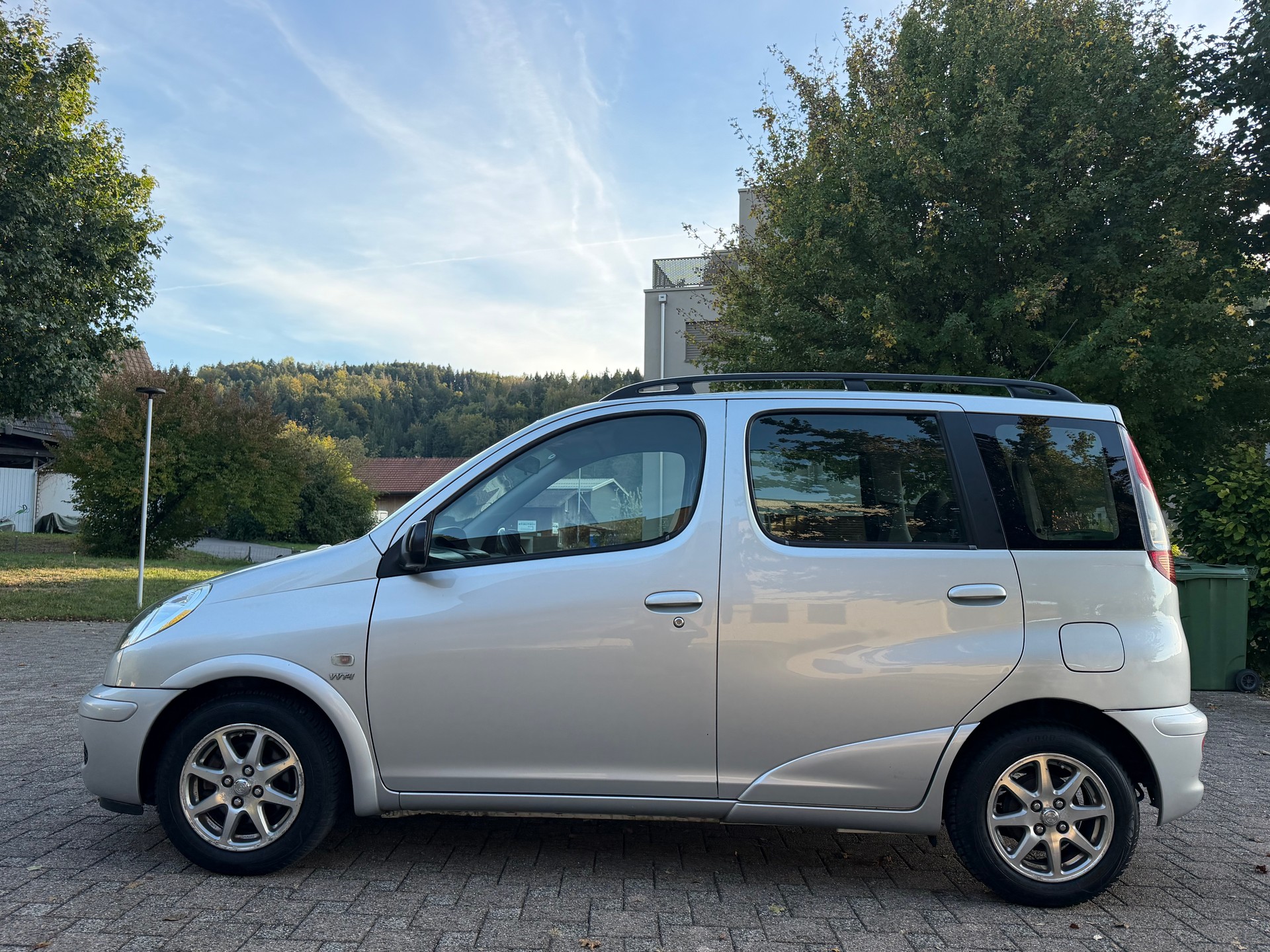 TOYOTA Yaris Verso 1.3 Linea Sol-image-8