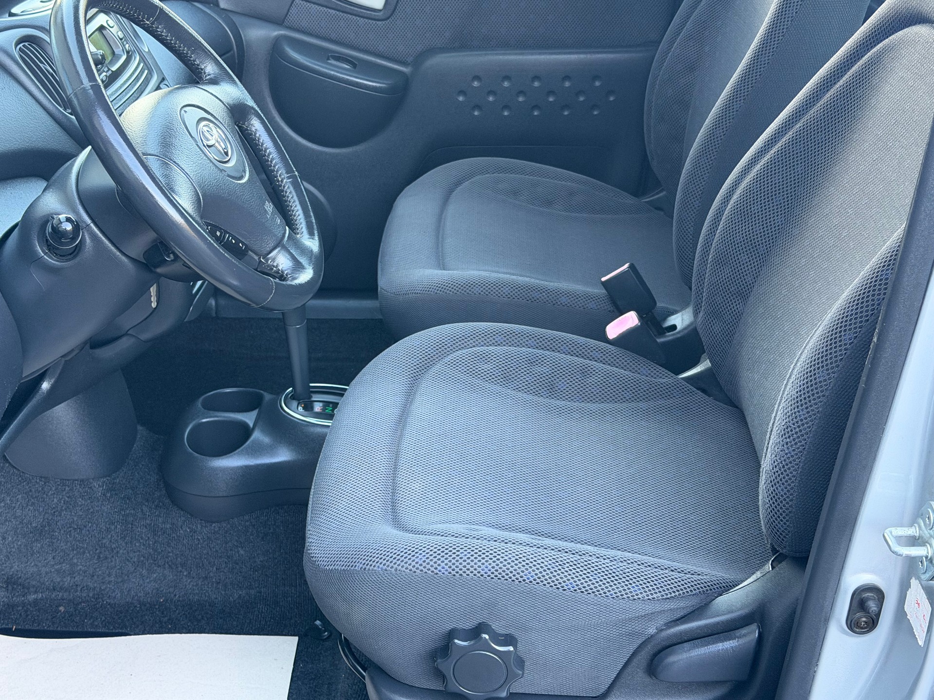 TOYOTA Yaris Verso 1.3 Linea Sol-image-9