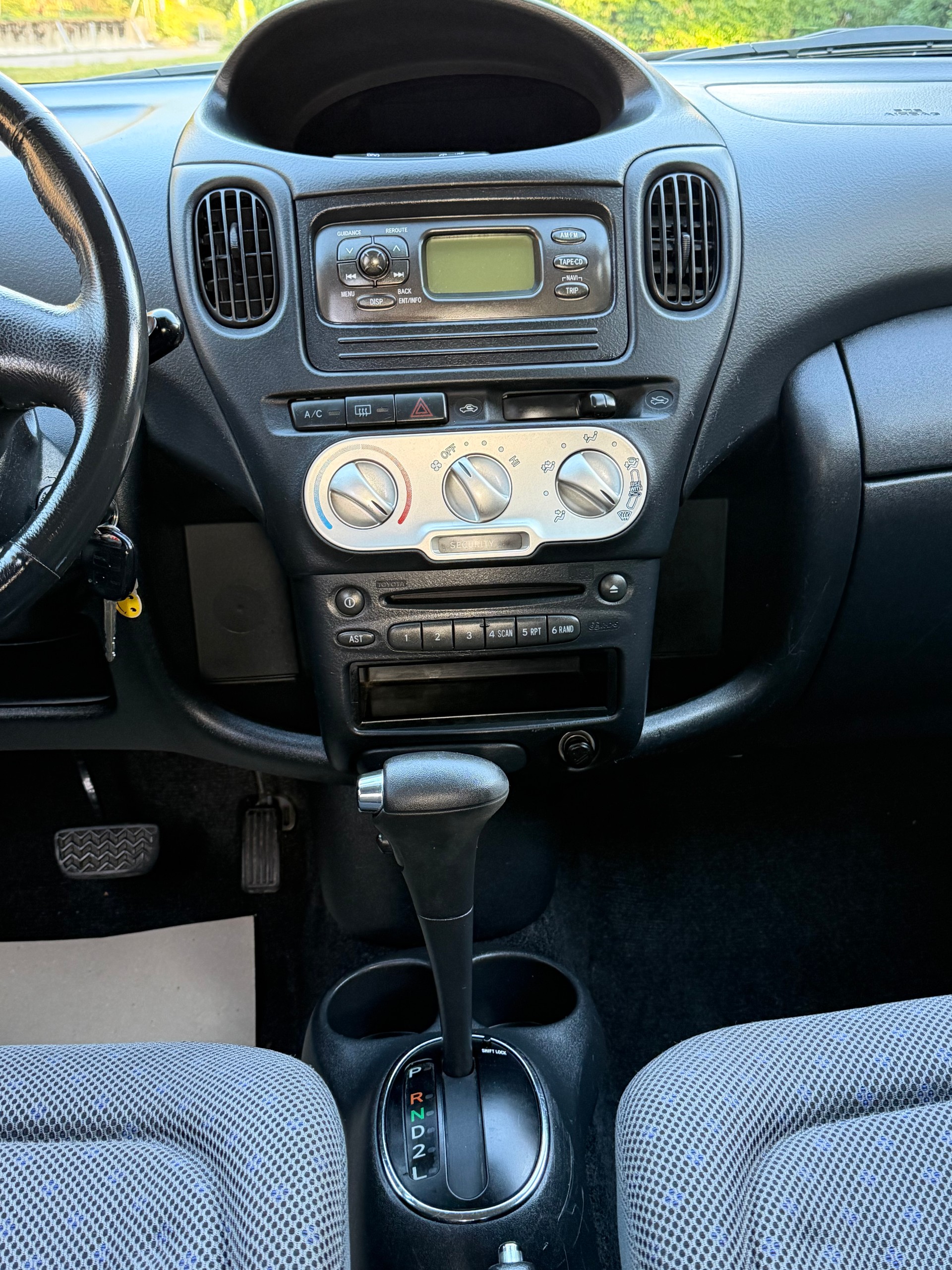 TOYOTA Yaris Verso 1.3 Linea Sol-image-12