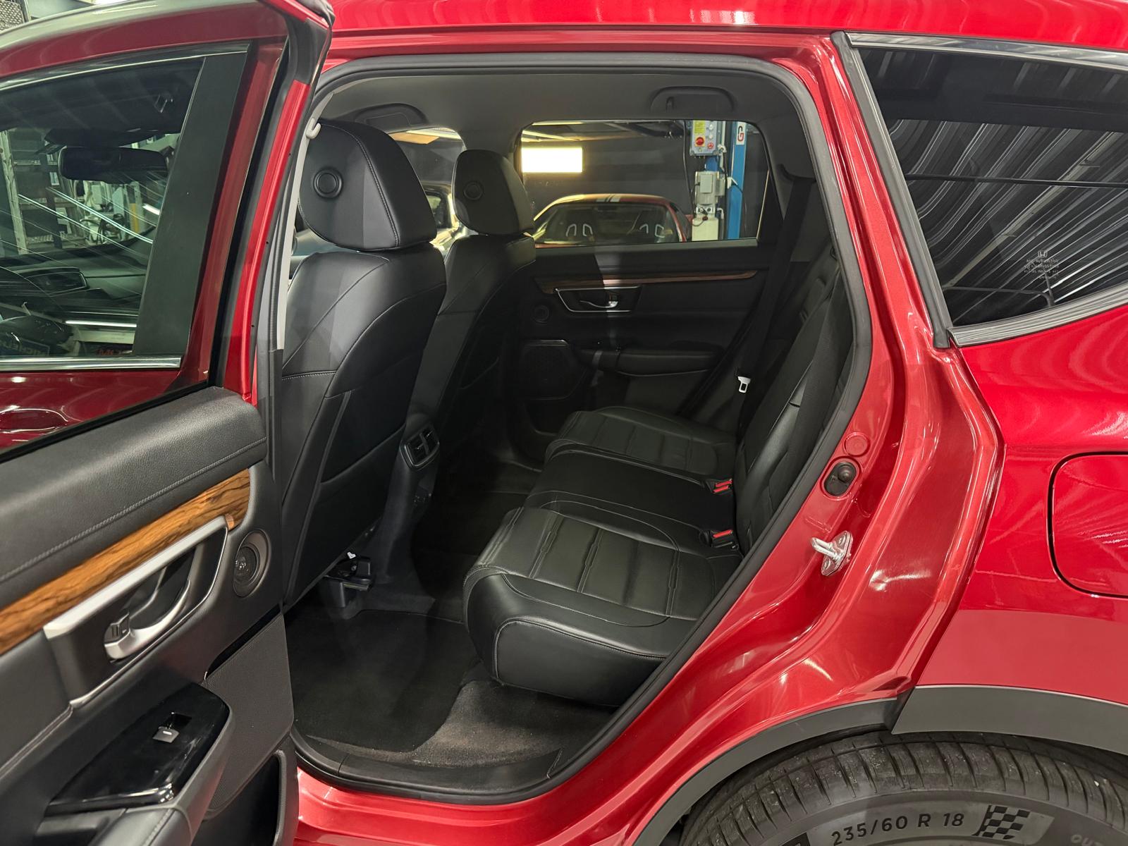 HONDA CR-V 1.5 i-VTEC Executive 4WD Automatic-image-9