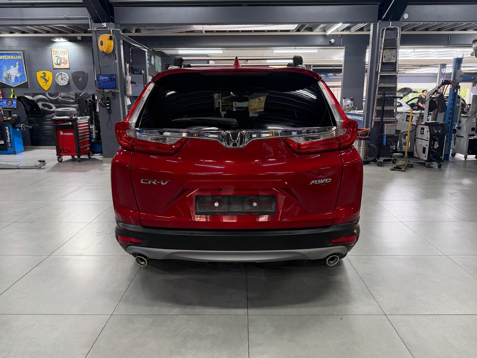 HONDA CR-V 1.5 i-VTEC Executive 4WD Automatic-image-5