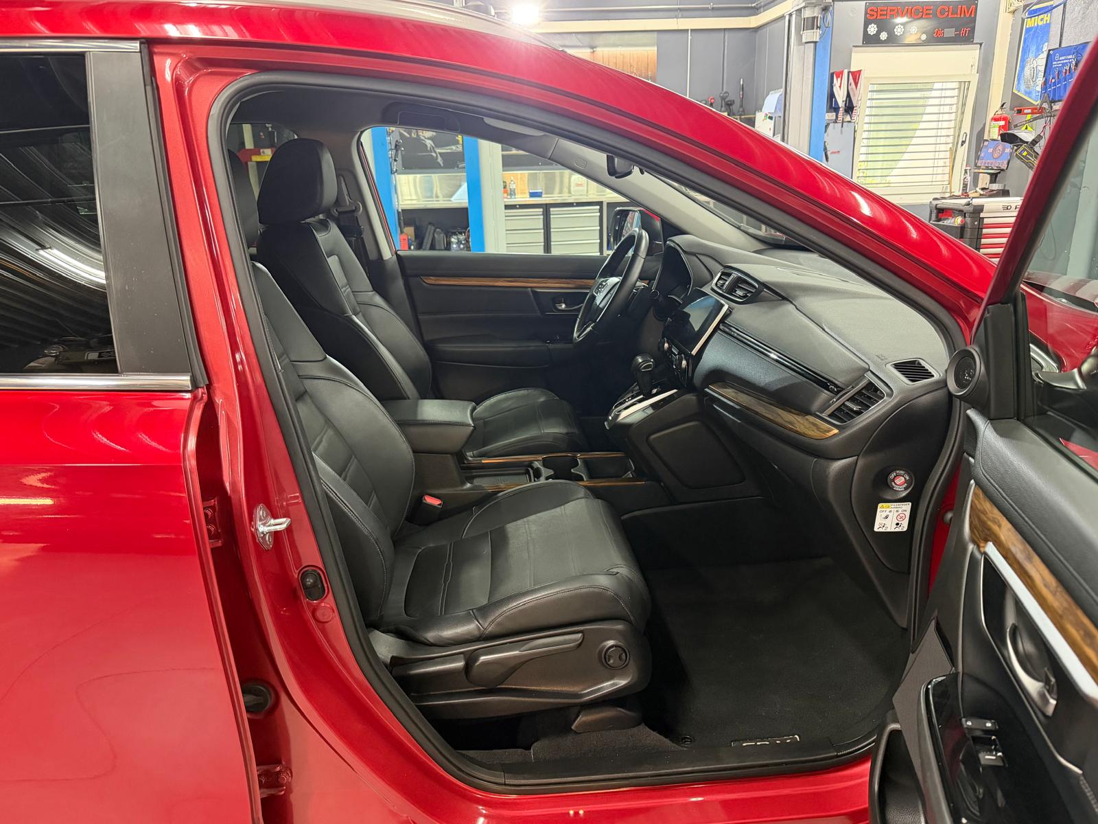 HONDA CR-V 1.5 i-VTEC Executive 4WD Automatic-image-11