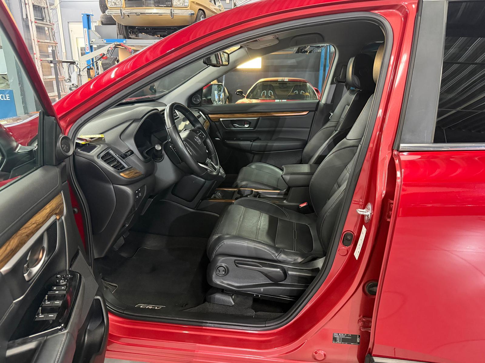 HONDA CR-V 1.5 i-VTEC Executive 4WD Automatic-image-8