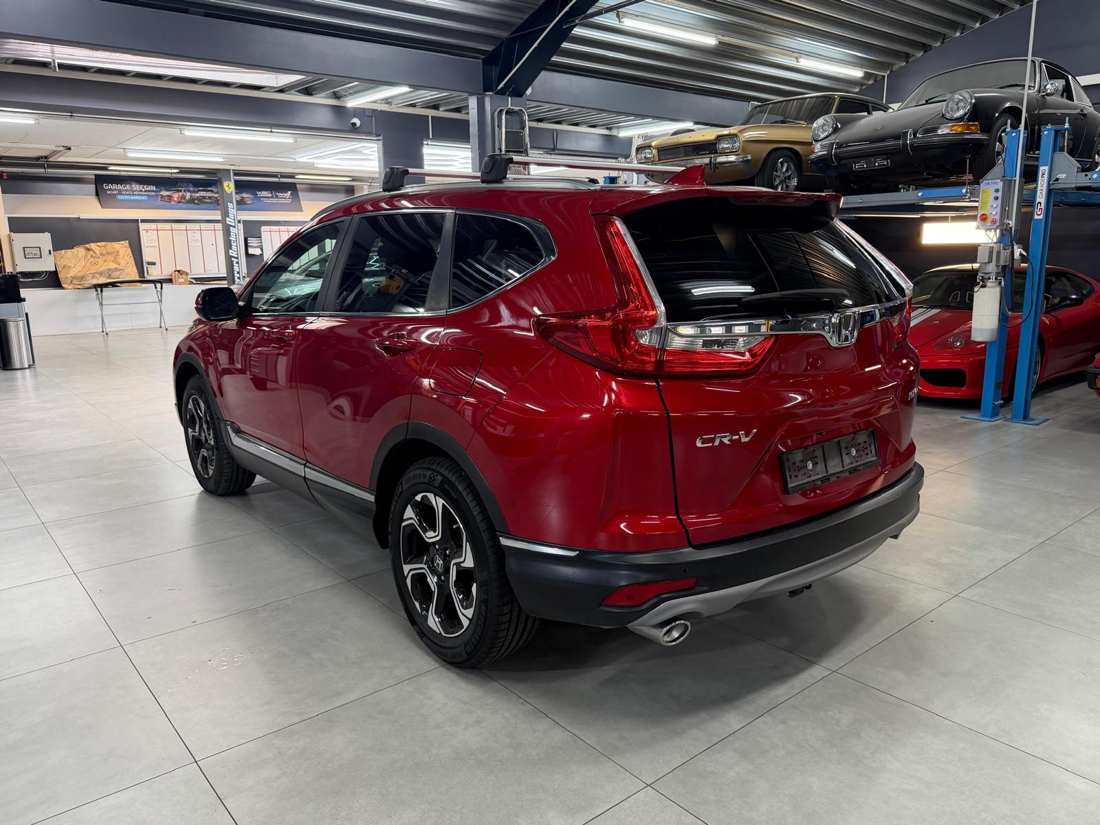 HONDA CR-V 1.5 i-VTEC Executive 4WD Automatic-image-6