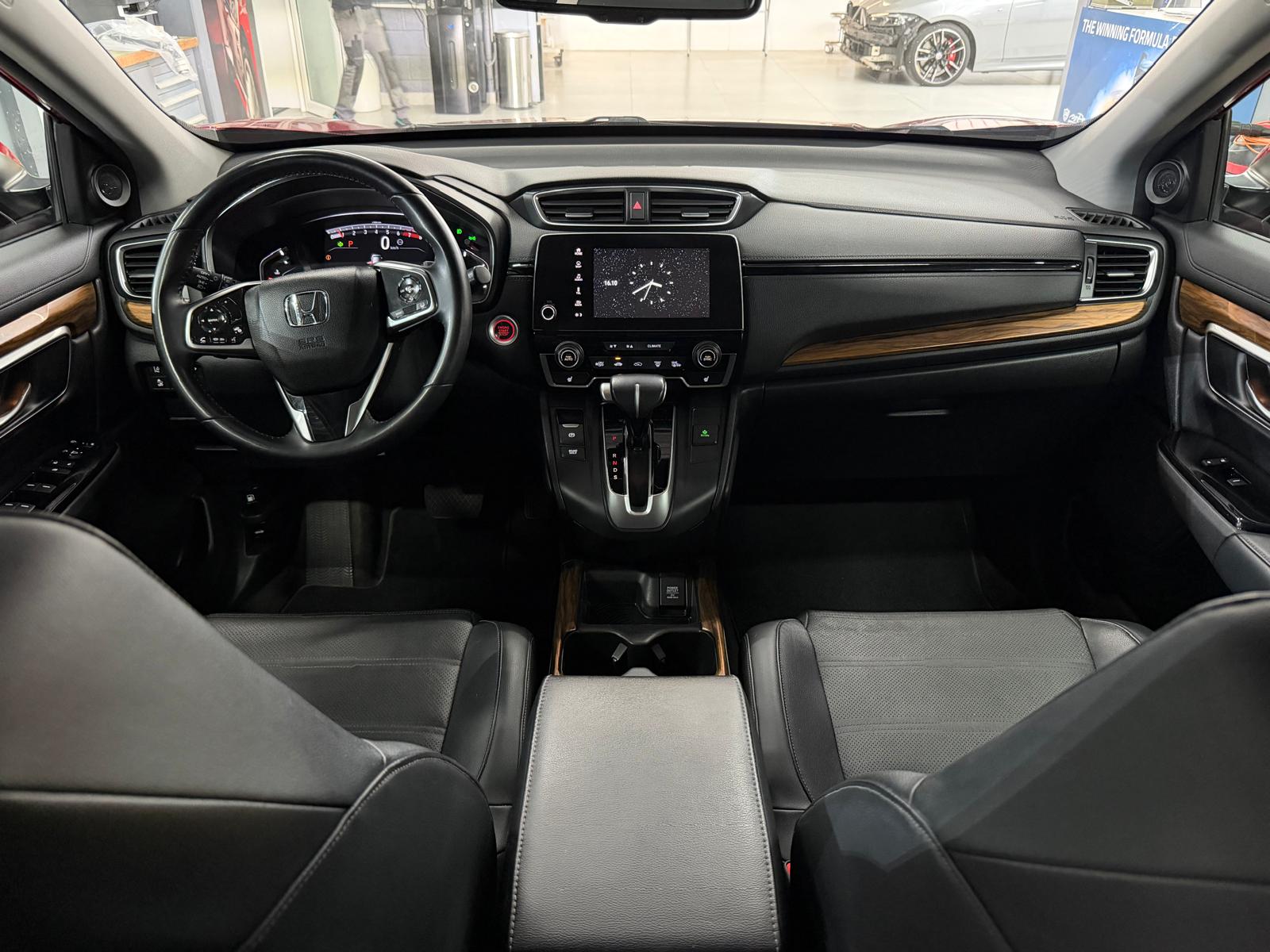 HONDA CR-V 1.5 i-VTEC Executive 4WD Automatic-image-12