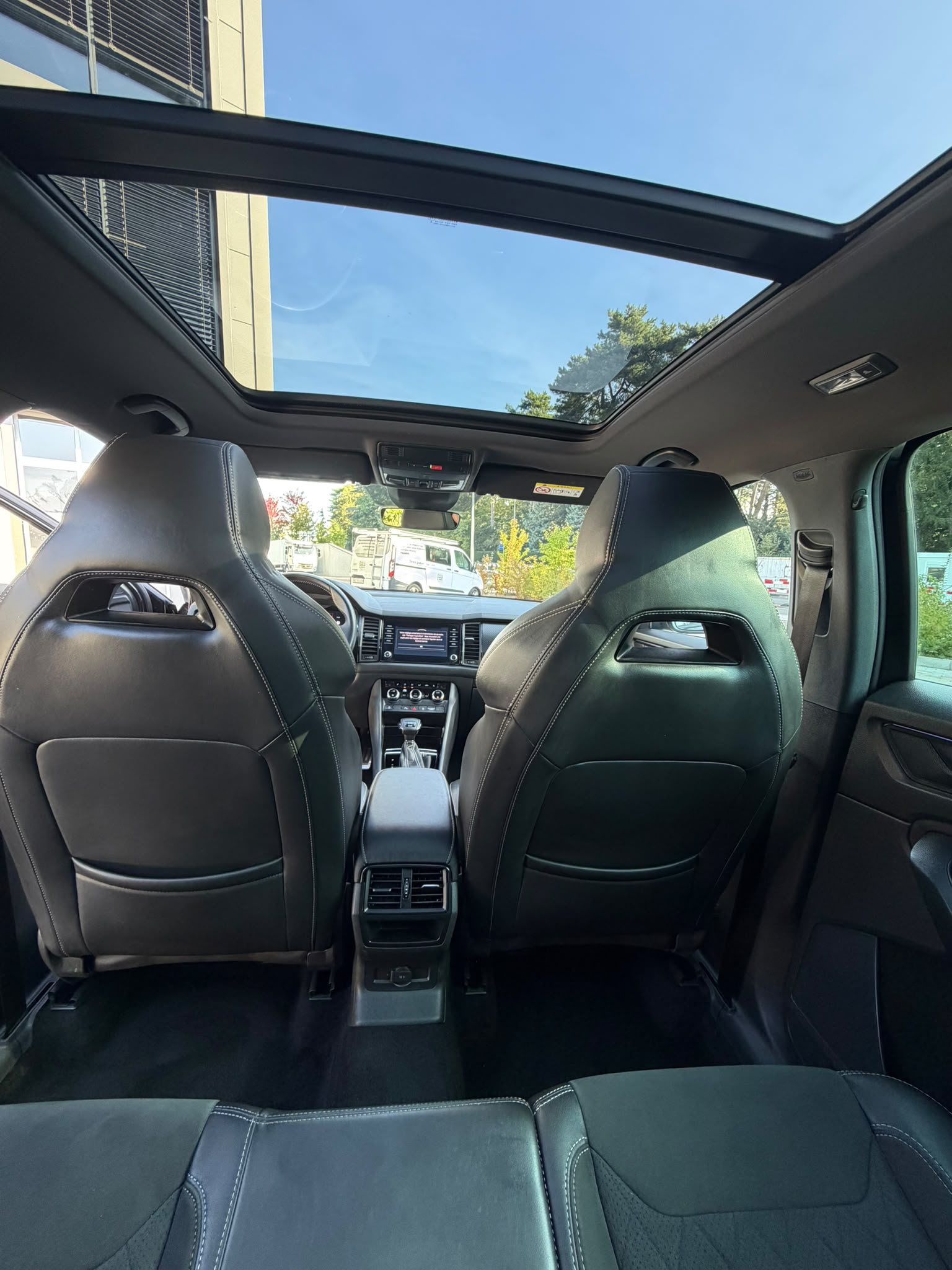 SKODA Kodiaq 2.0 TSI 4x4 SportLine-image-11