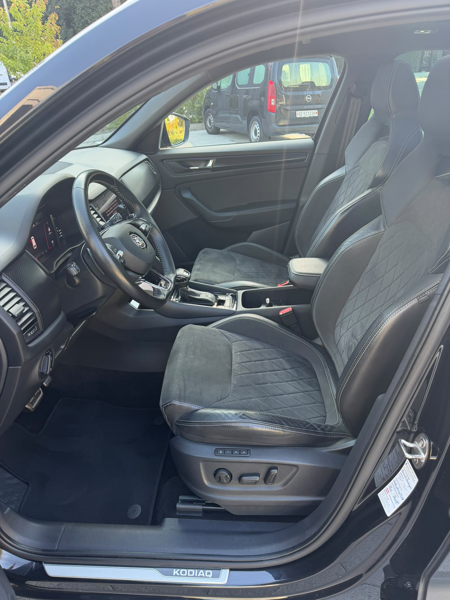 SKODA Kodiaq 2.0 TSI 4x4 SportLine-image-9