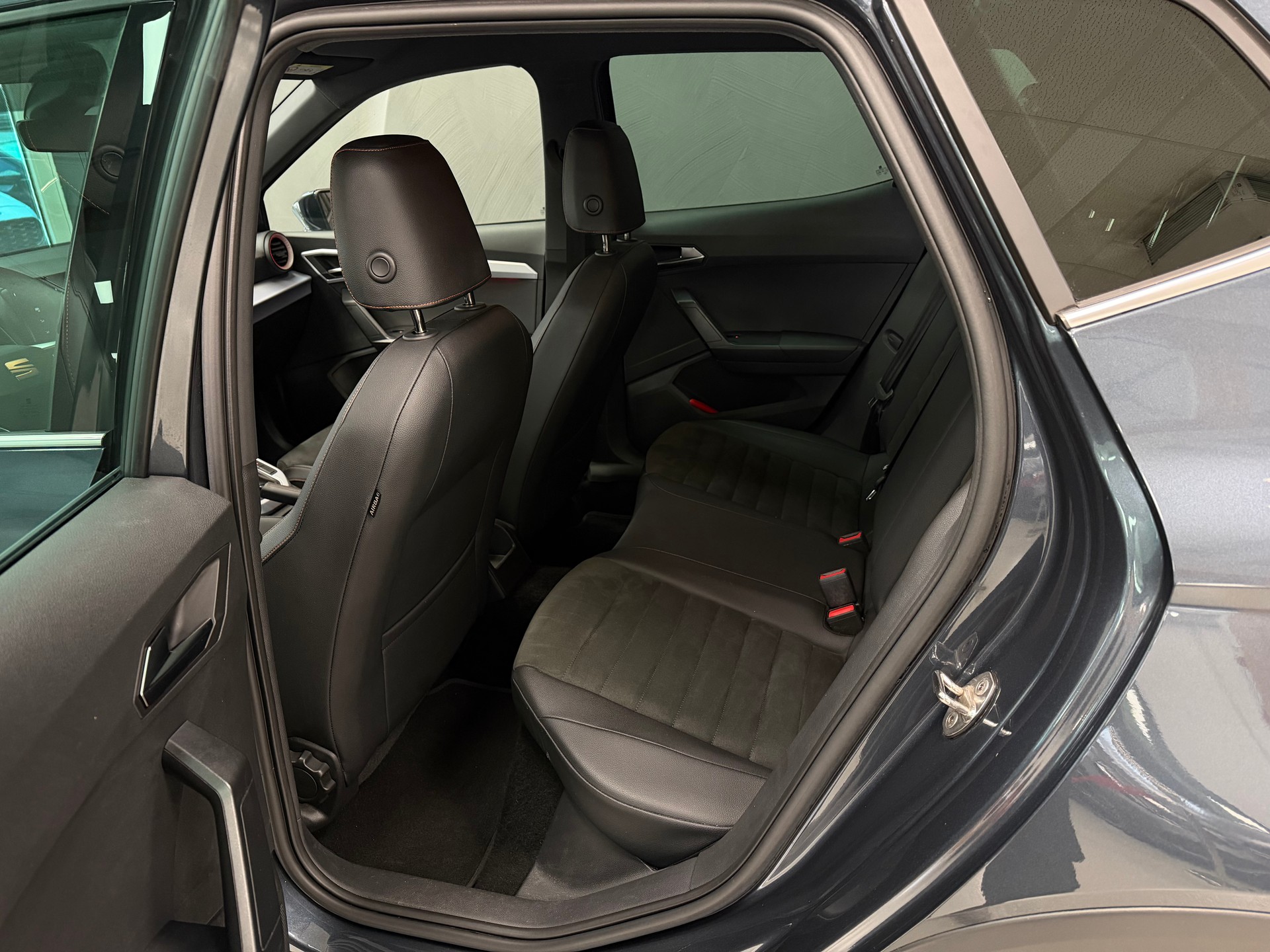 SEAT Arona 1.0 TSI Eco Hola FR DSG °° 5 Jahre / 100'000 KM Werksgarantie °°-image-12