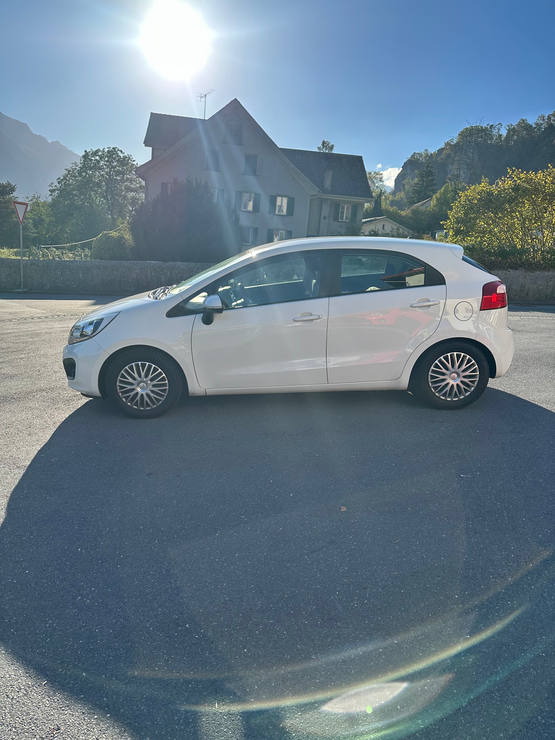 KIA RIO-image-1