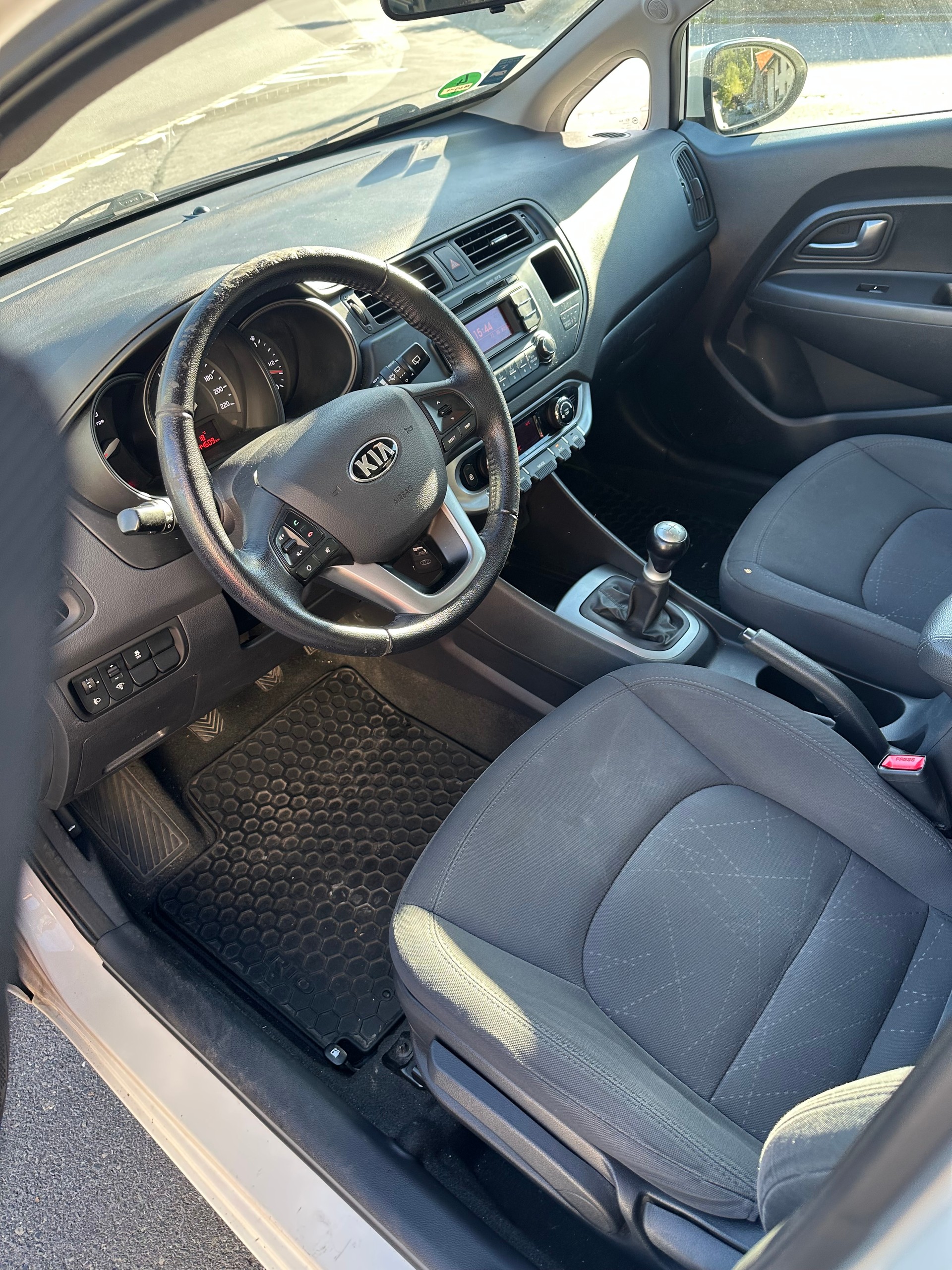 KIA RIO-image-8